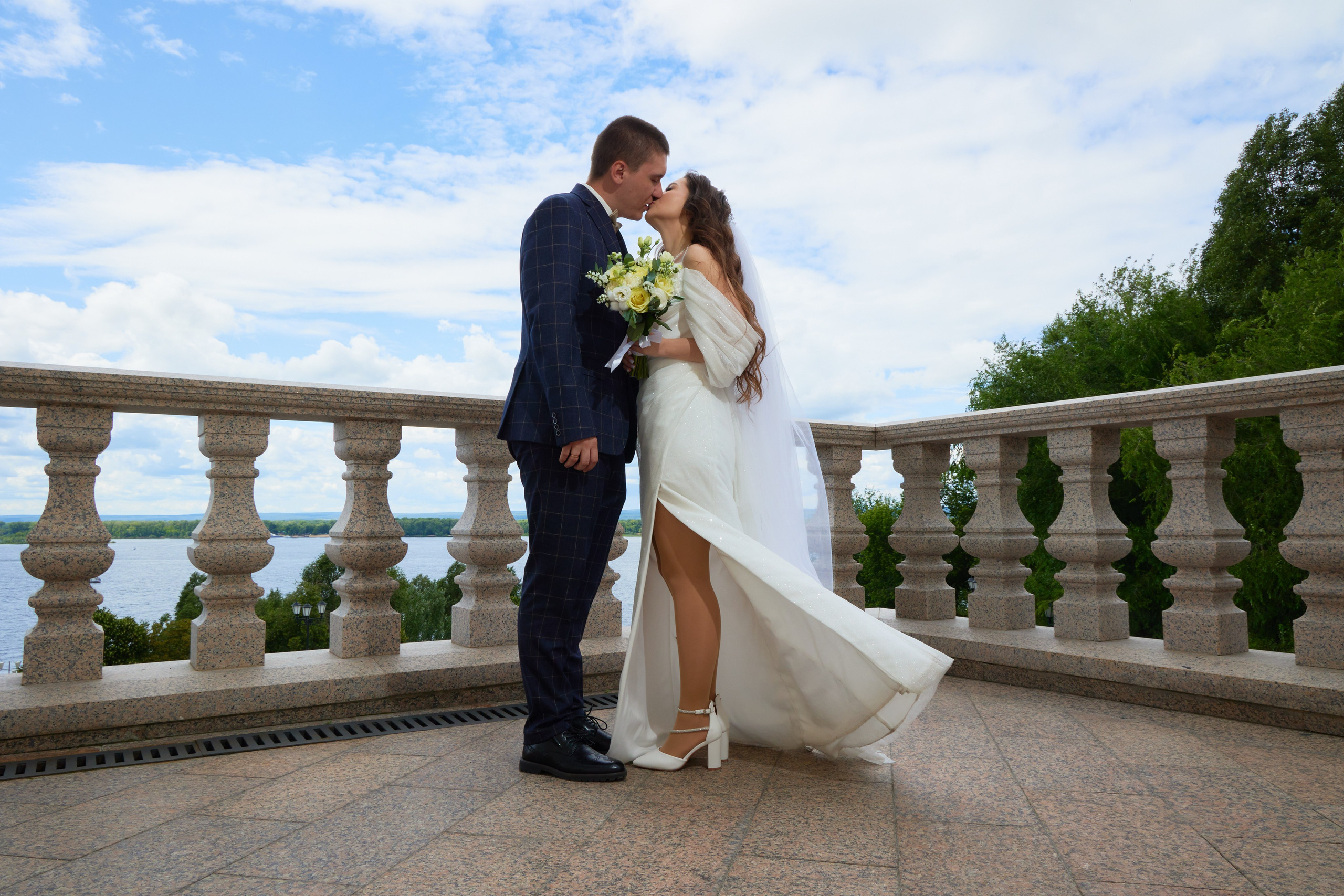 Свадебная фотосессия в студии «ЧеБэ» Самара. Свадебный видеограф и свадебный фотограф в Самаре Олег Слеб