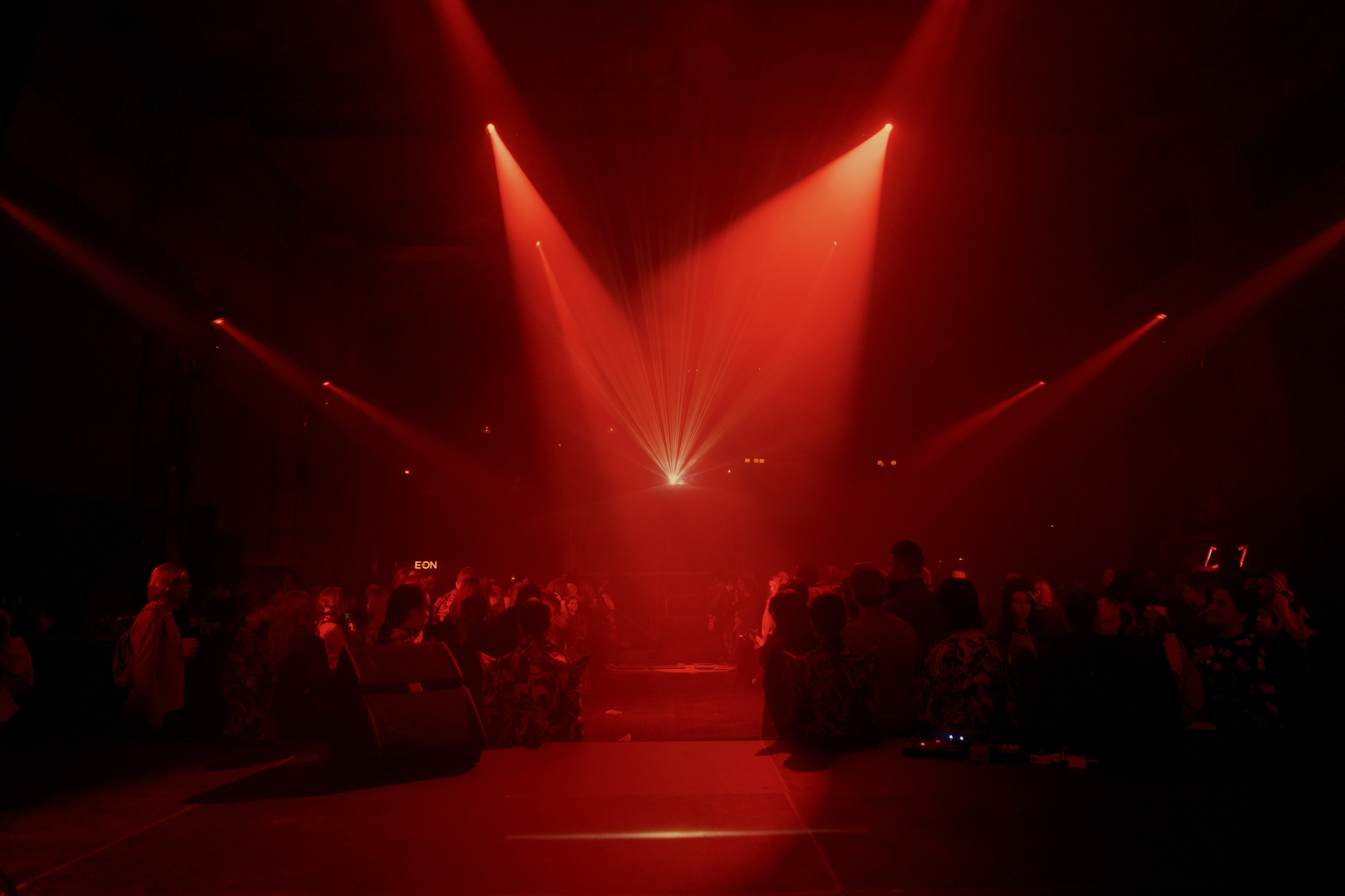 СЛОВО. Ансамбль «КОМОНЬ». @tomrus: Рустам Шагиморданов — фотограф