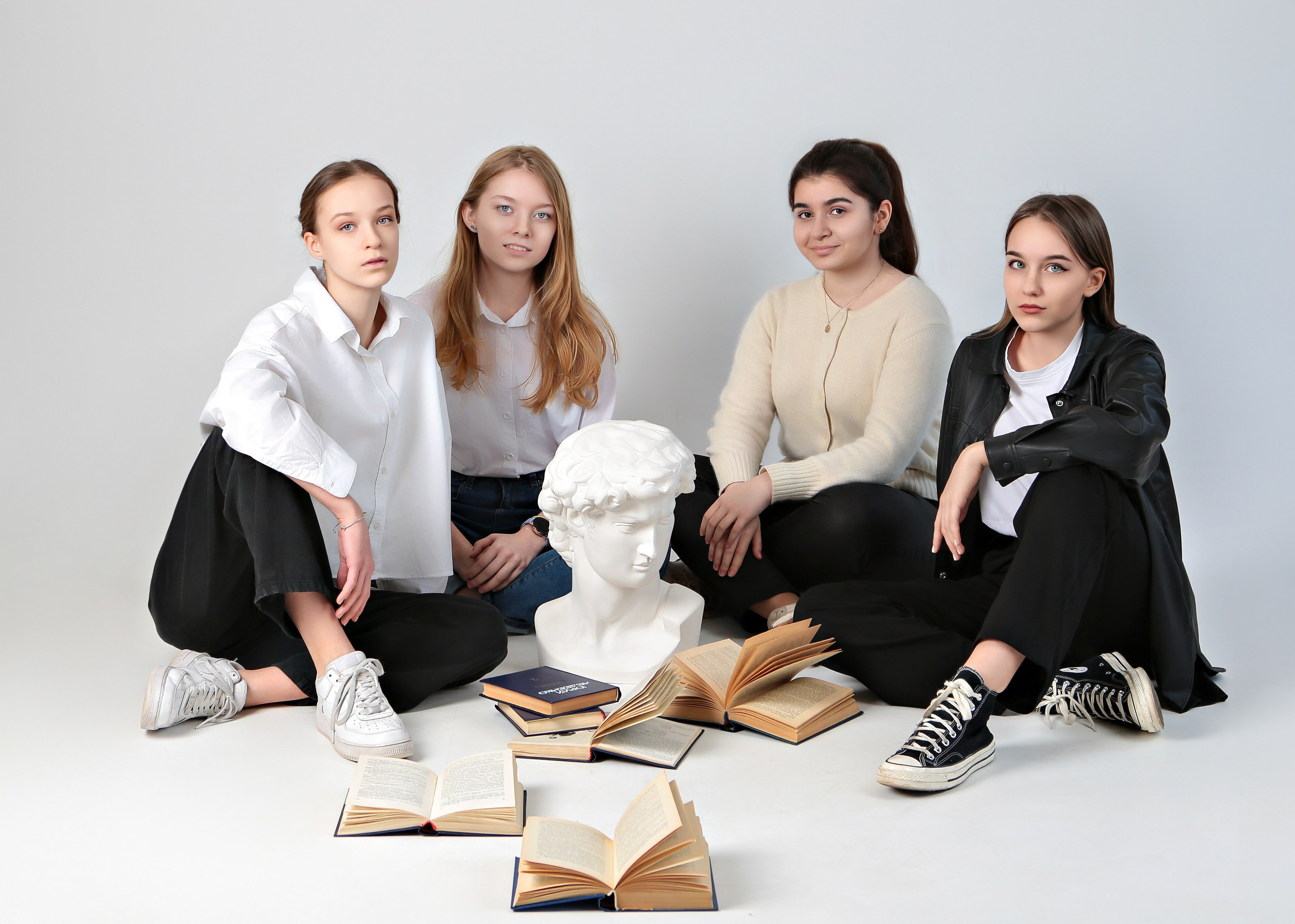 Друзья. Выпускные альбомы и школьный фотограф в Подольске, Троицке, Щербинке, Москве и Московской области