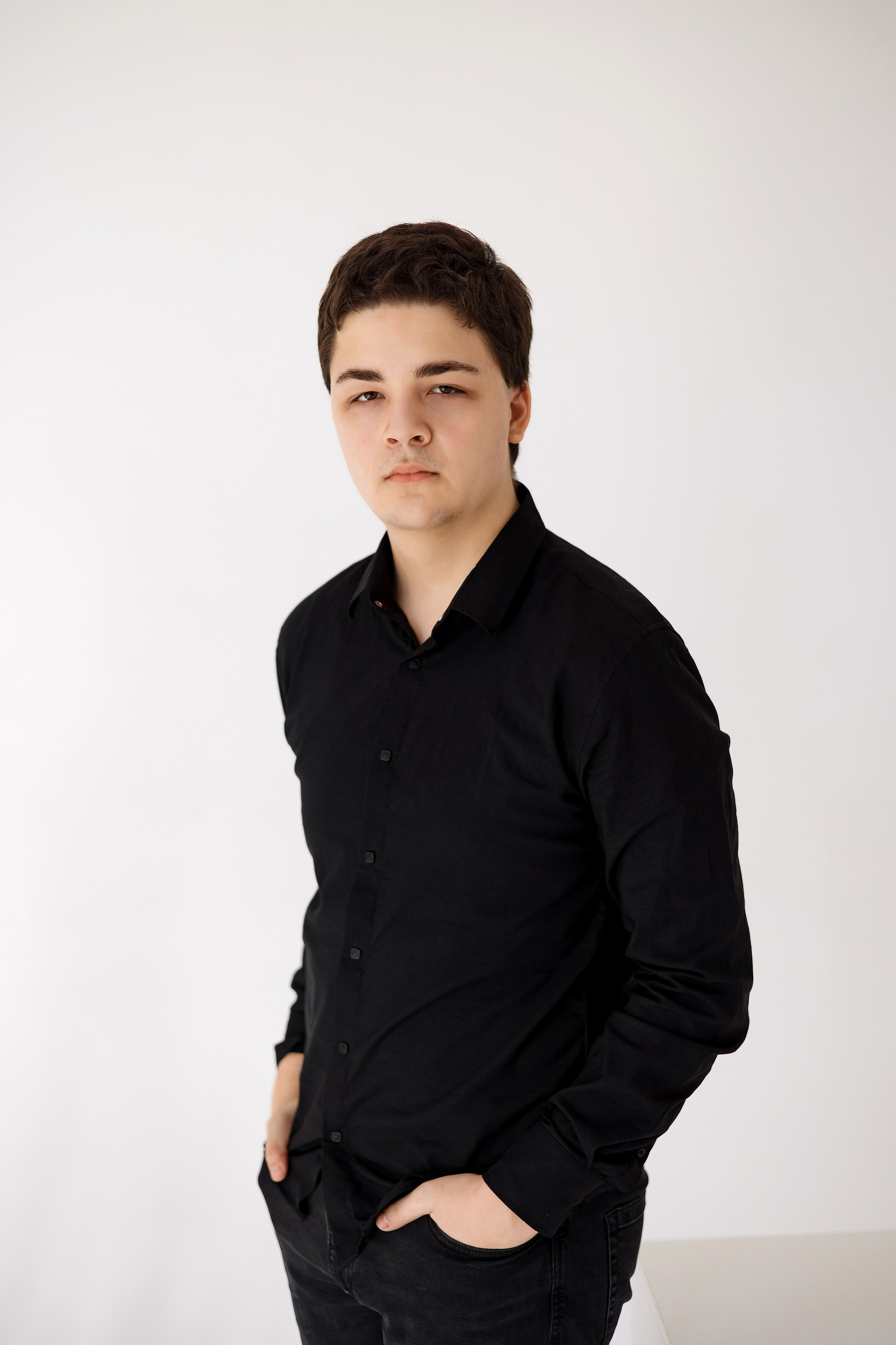 11 класс съемка на циклораме. Фотограф Любовь Корниенко, Примоский край