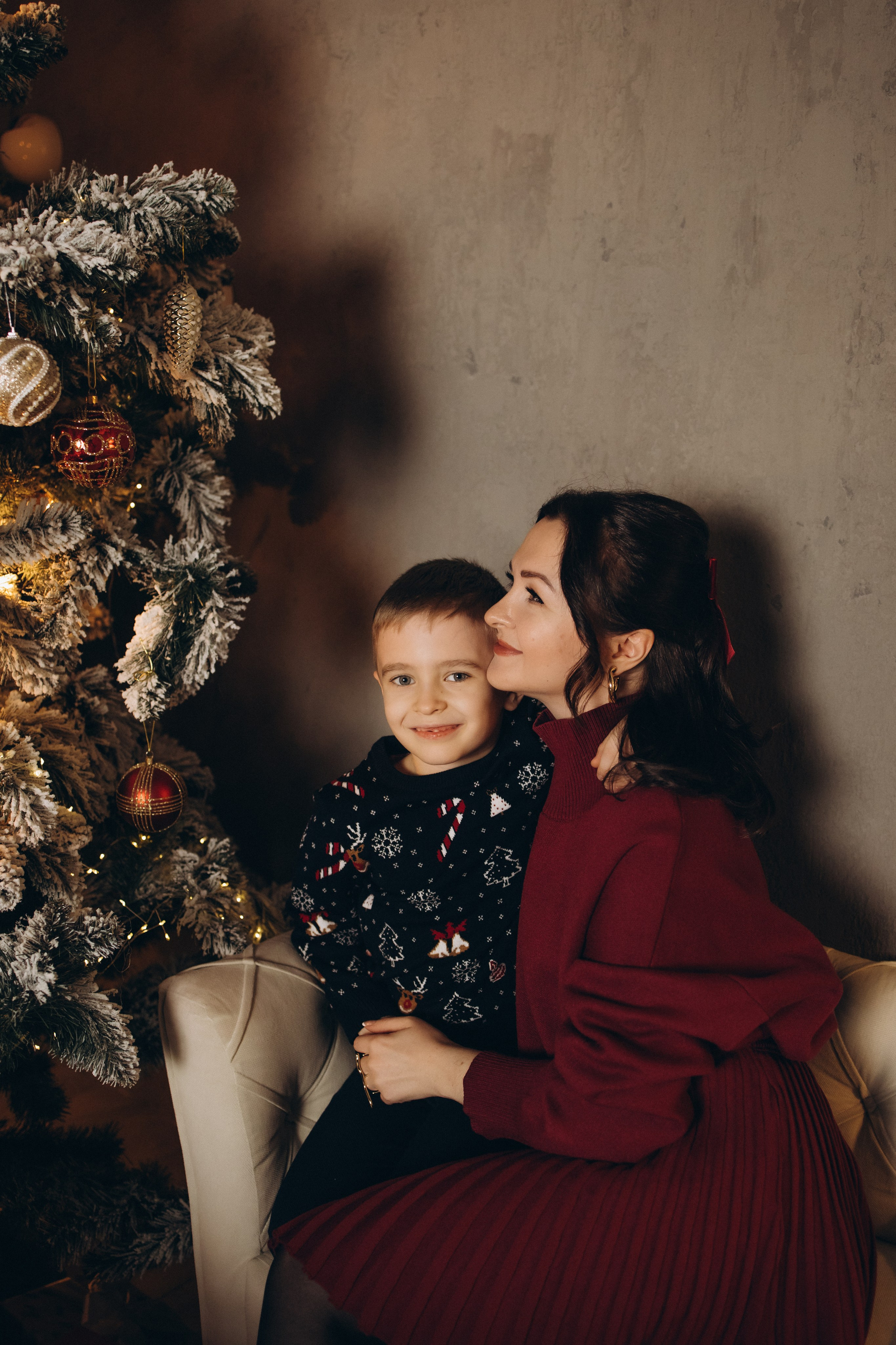 Новогодняя семейная студийная фотосъемка (29.12.2024)г.Обнинск (Калужская обл.). Надежда Стар семейный и церковный фотограф в Жукове и Калужской области