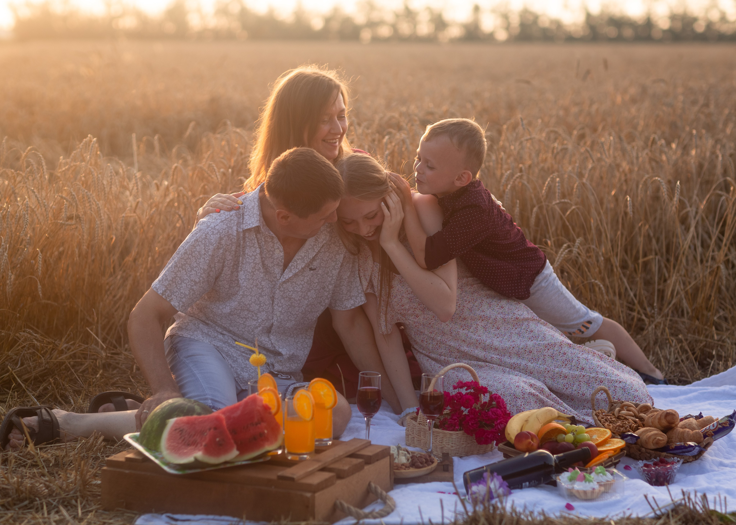 Закат в пшеничном поле. Фотограф в Приморско-Ахтарске Марьяна Чопко