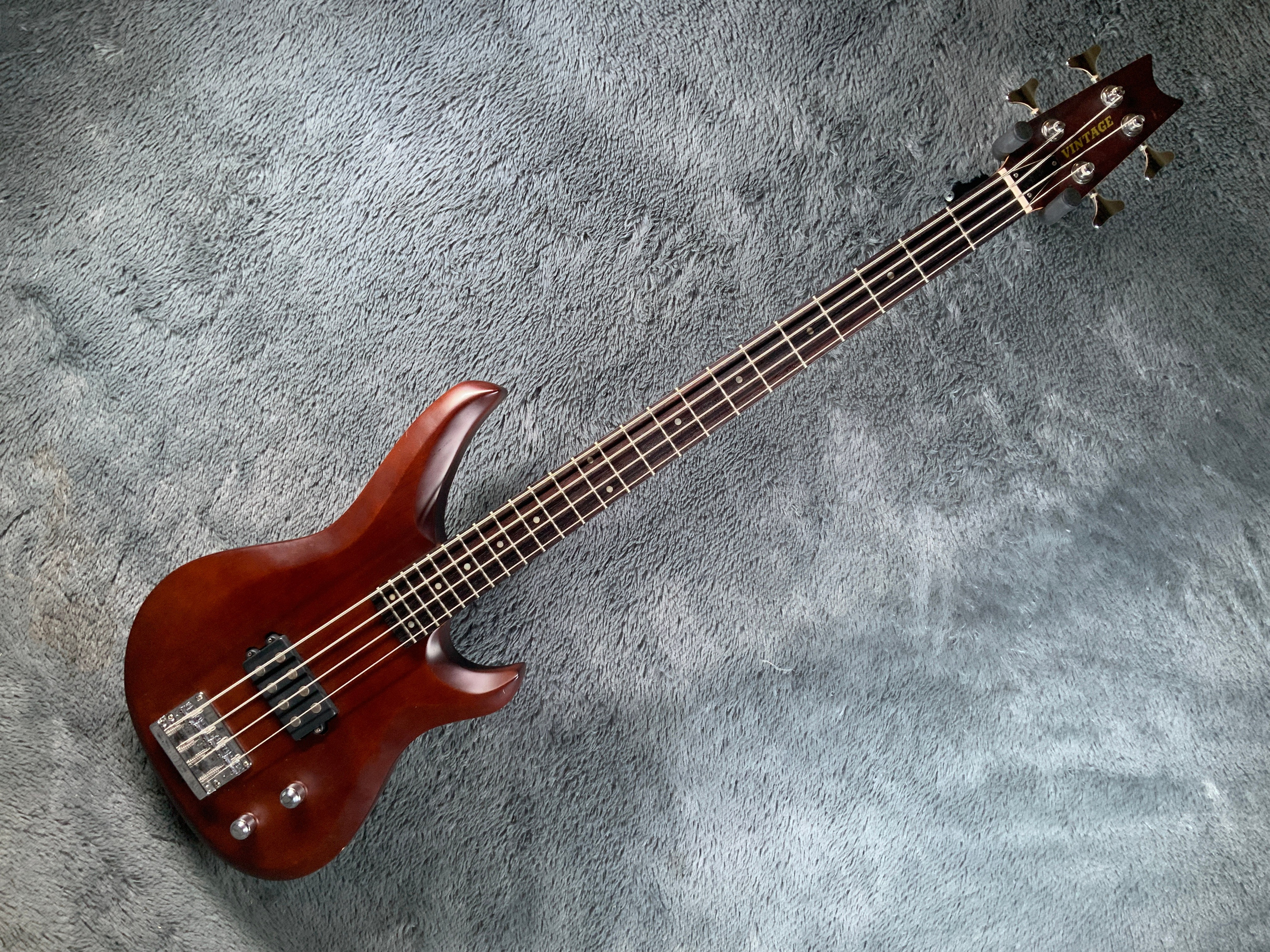 Vintage Bass Korea 90's