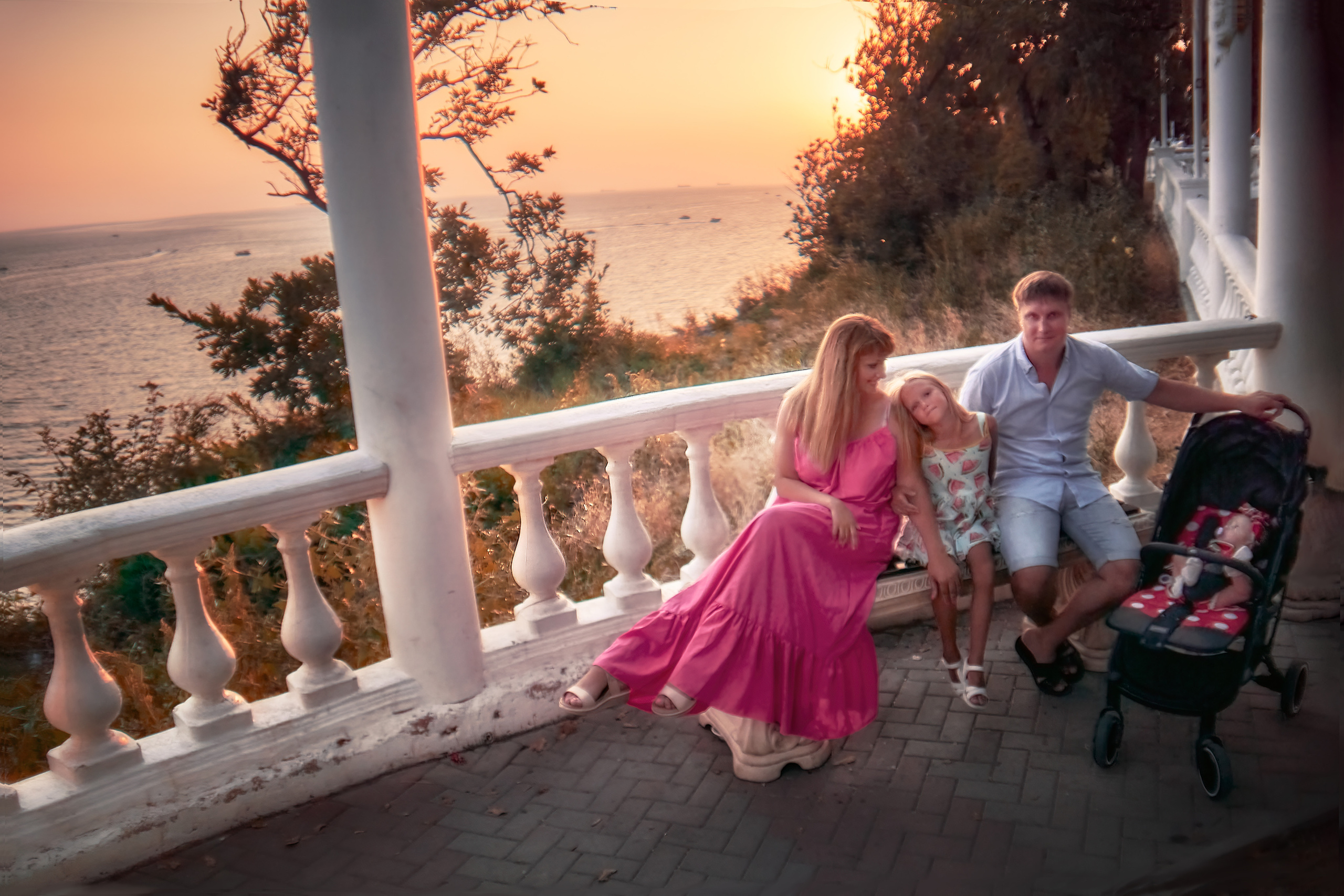 Фотопрогулка с семьей Оксаны (На Круче и дикий пляж) г. Геленджик