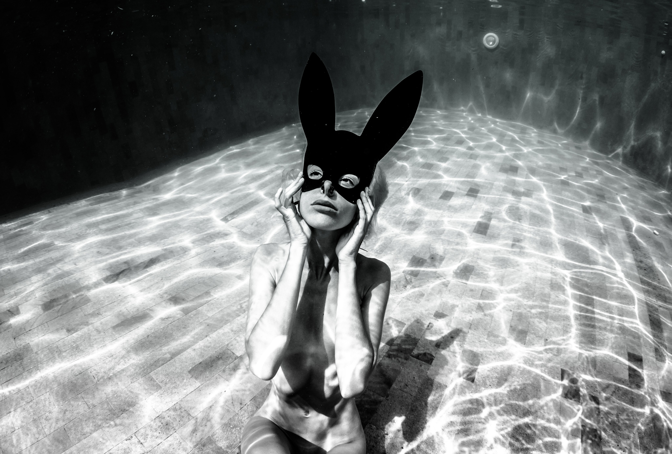 Фотосесии в Бассейне 18+. Лайфстайл Фотограф и Профессиональный Водный Фотограф в Москве