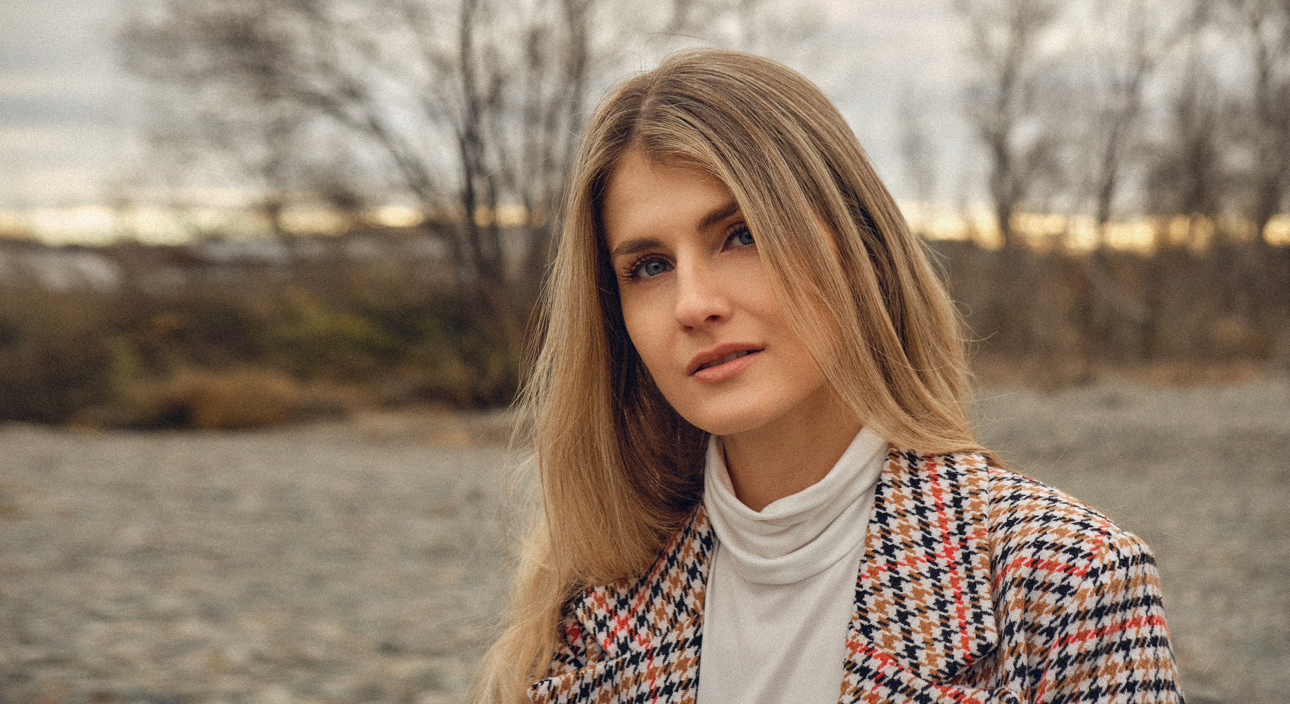 Осенний портрет Саши. Фотосъемка свадеб и семейных фотосессий в Республике Алтай