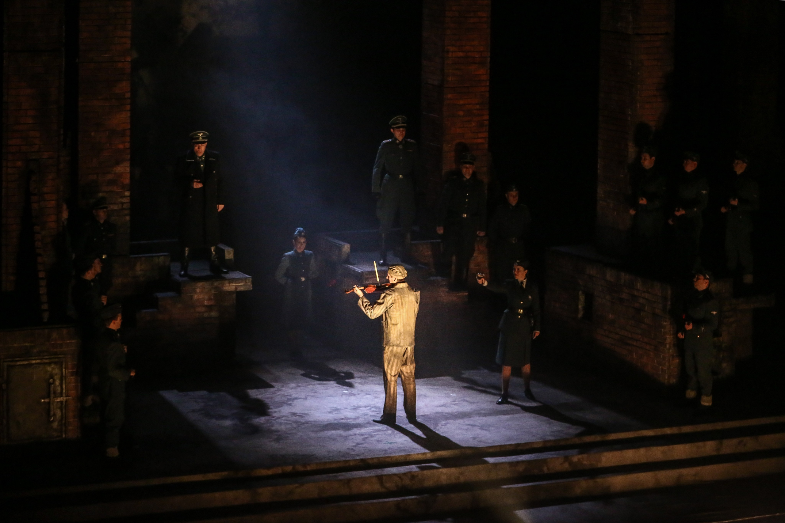 Возвращение Вайнберга и встреча двух «Пассажирок» в Москве. Дарья Письменюк / Darya Leitstern — фотограф, музыкант, журналист, путешественник