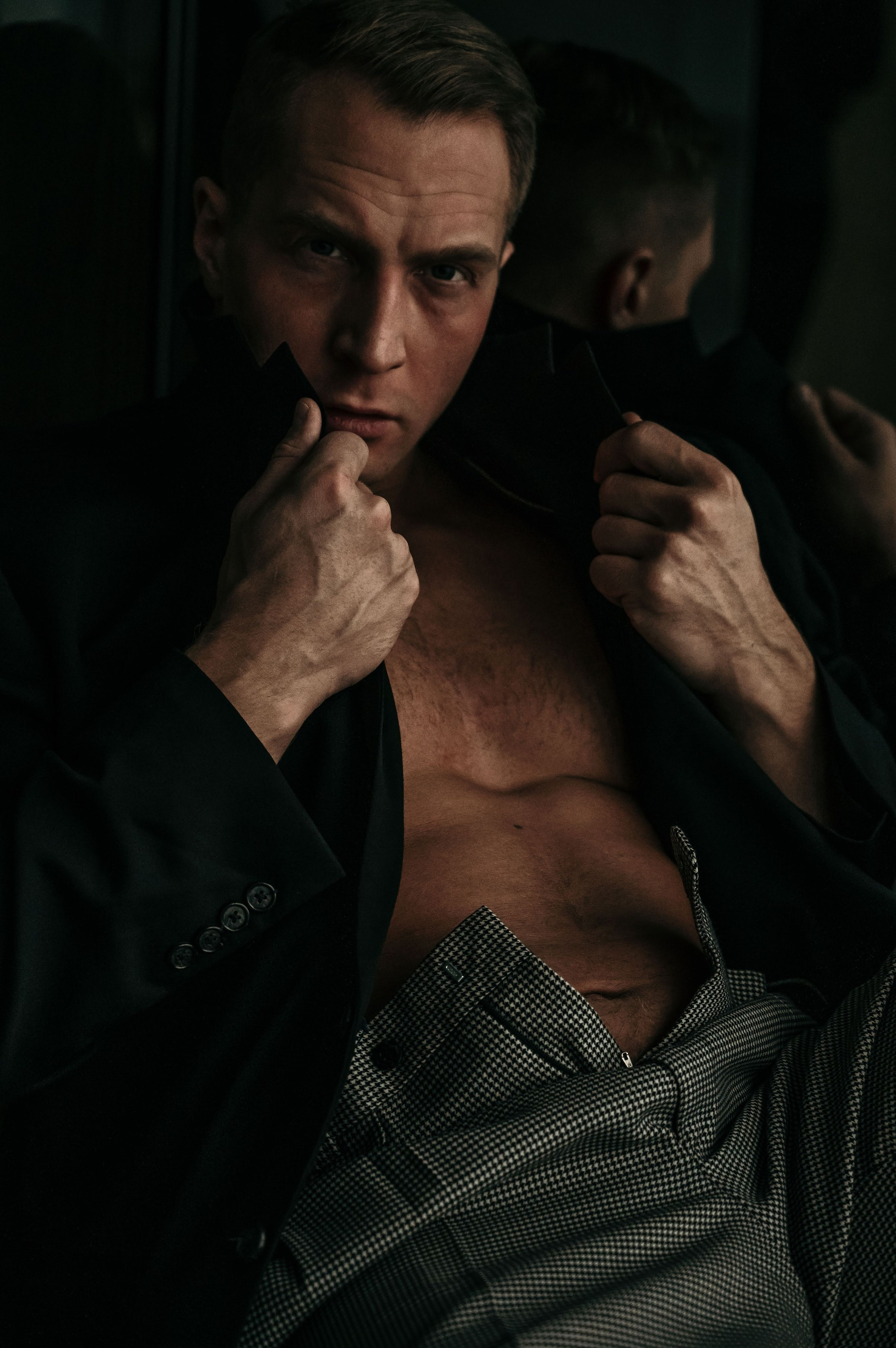 Андрей. Профессиональный фотограф беременности в СПБ. Стильные фотосессии беременности в стиле минимализм и классическая фотография