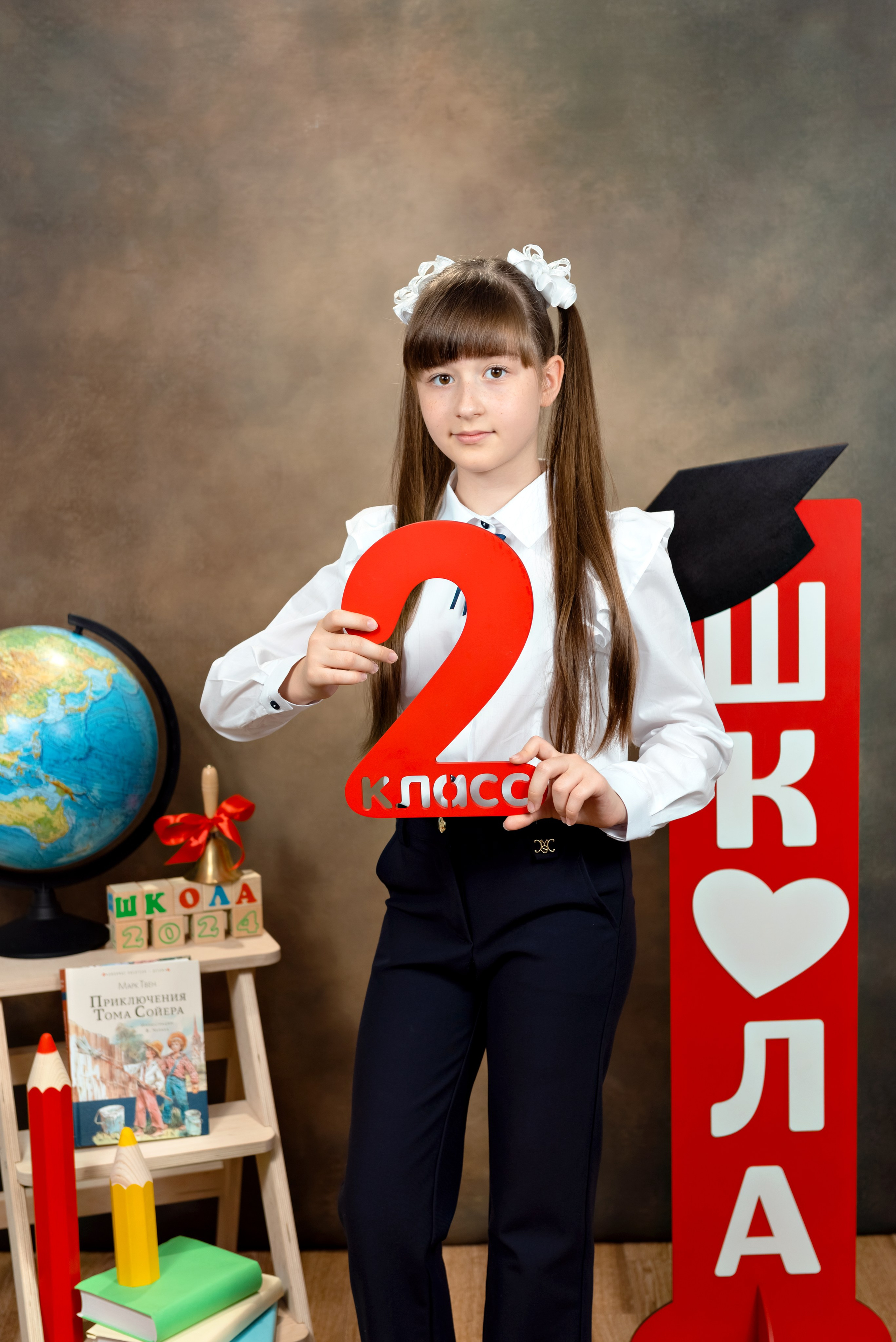 Фотопроект «Здравствуй, школа!» в студии. Выпускные альбомы в Туле Фотограф Юлия Чуракова