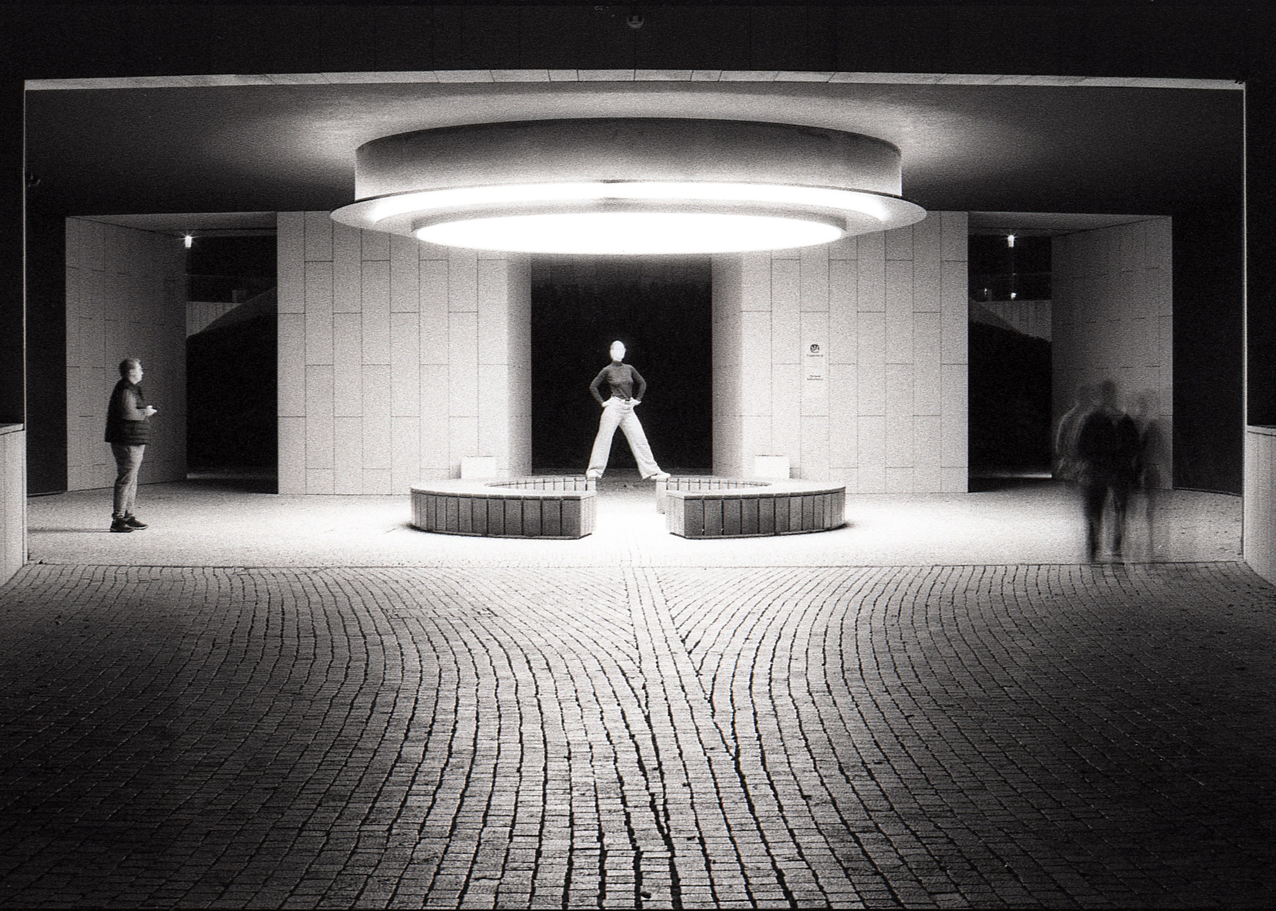 Ночь в городе. Авторский портрет. Film. Fashion. Editorial. фотограф Роман Ларшин