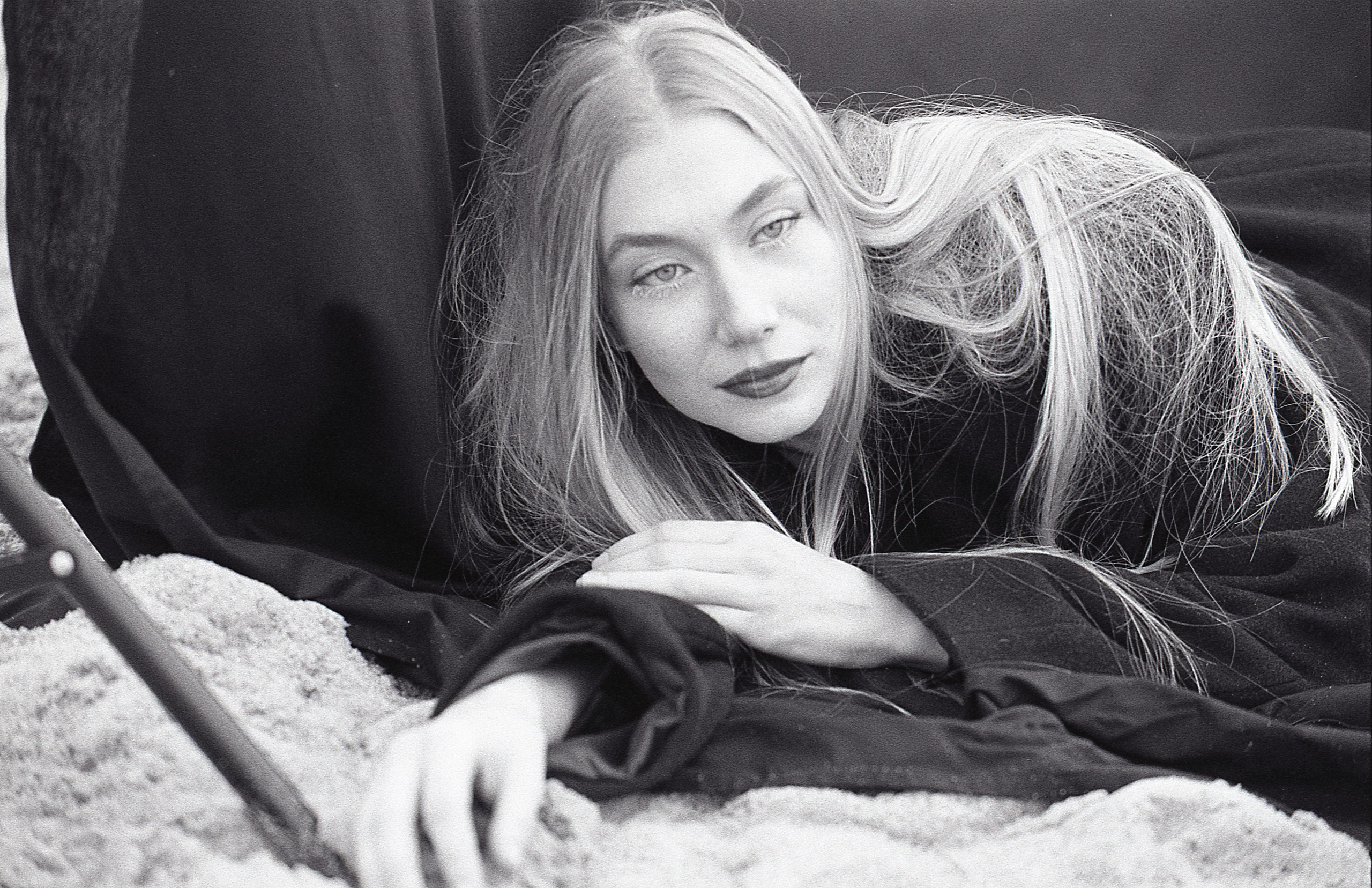 Дикий пляж. Авторский портрет. Film. Fashion. Editorial. фотограф Роман Ларшин