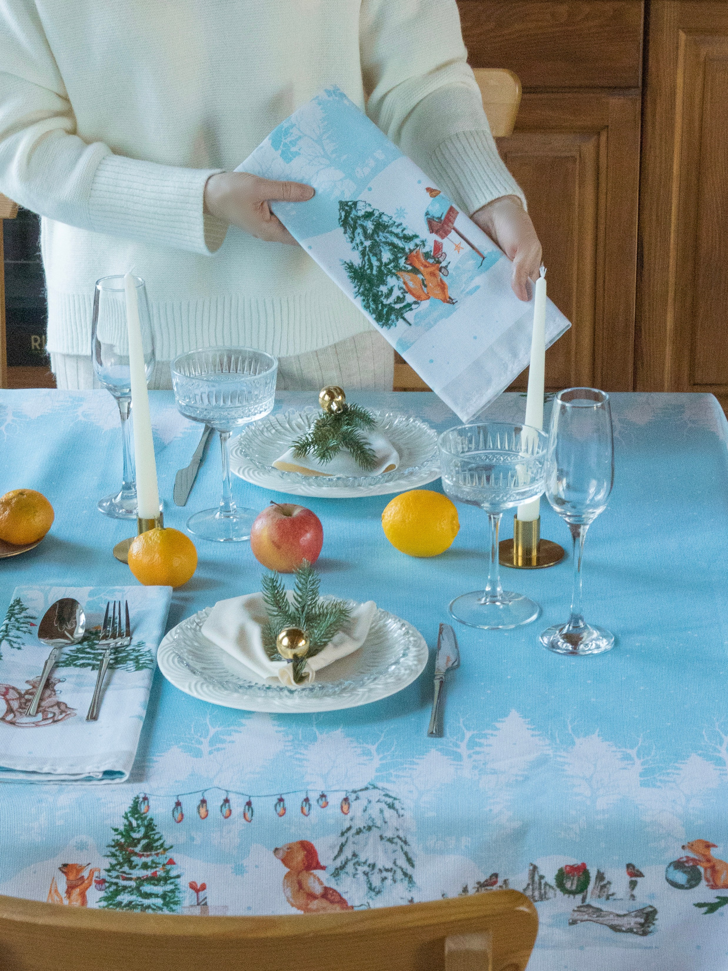 Скатерть новогодняя. Фотостудия для Wildberries Ozon