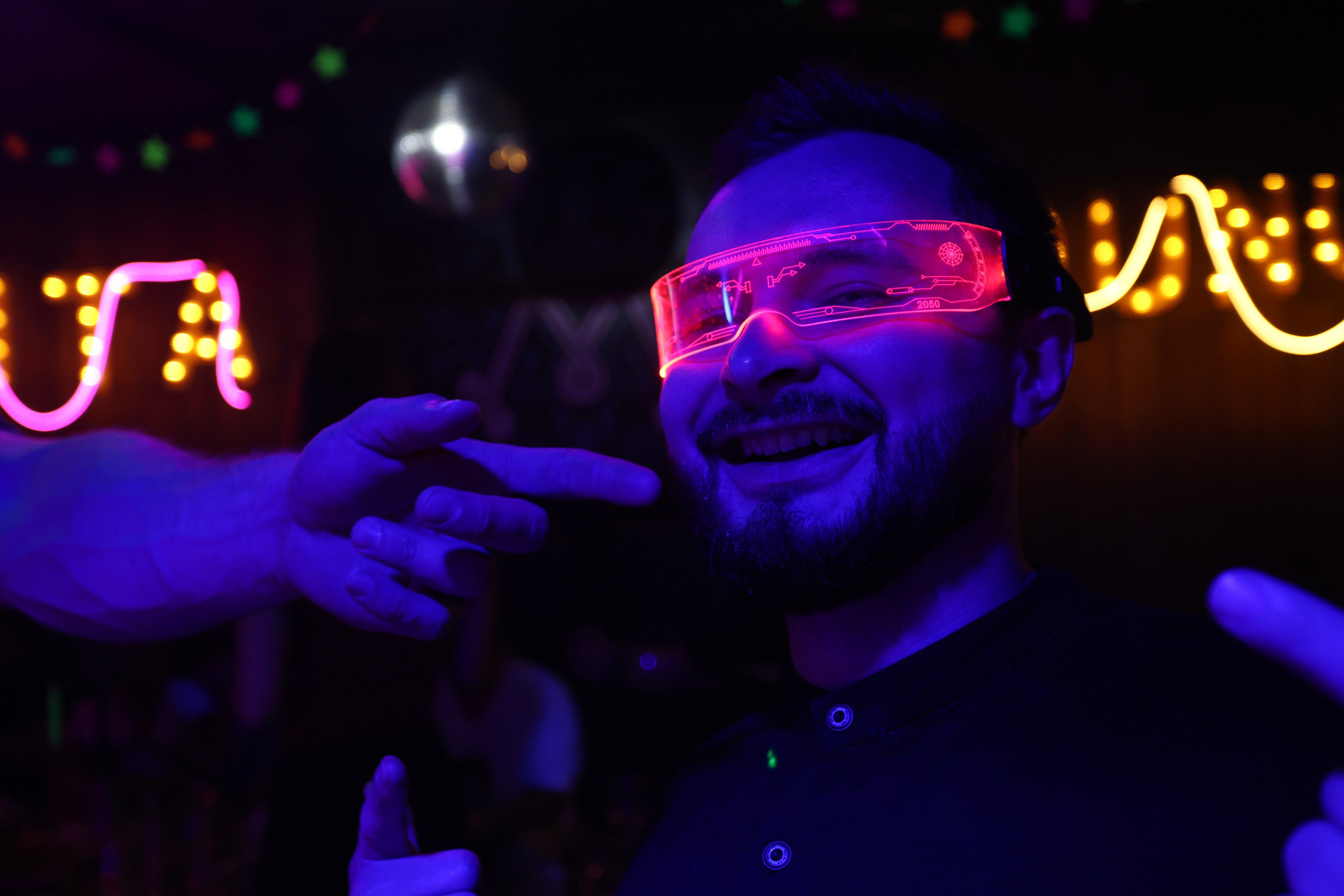 Neon Party 01.08.25. Мята Спортивная — Кальянная, караоке, бар в Минске