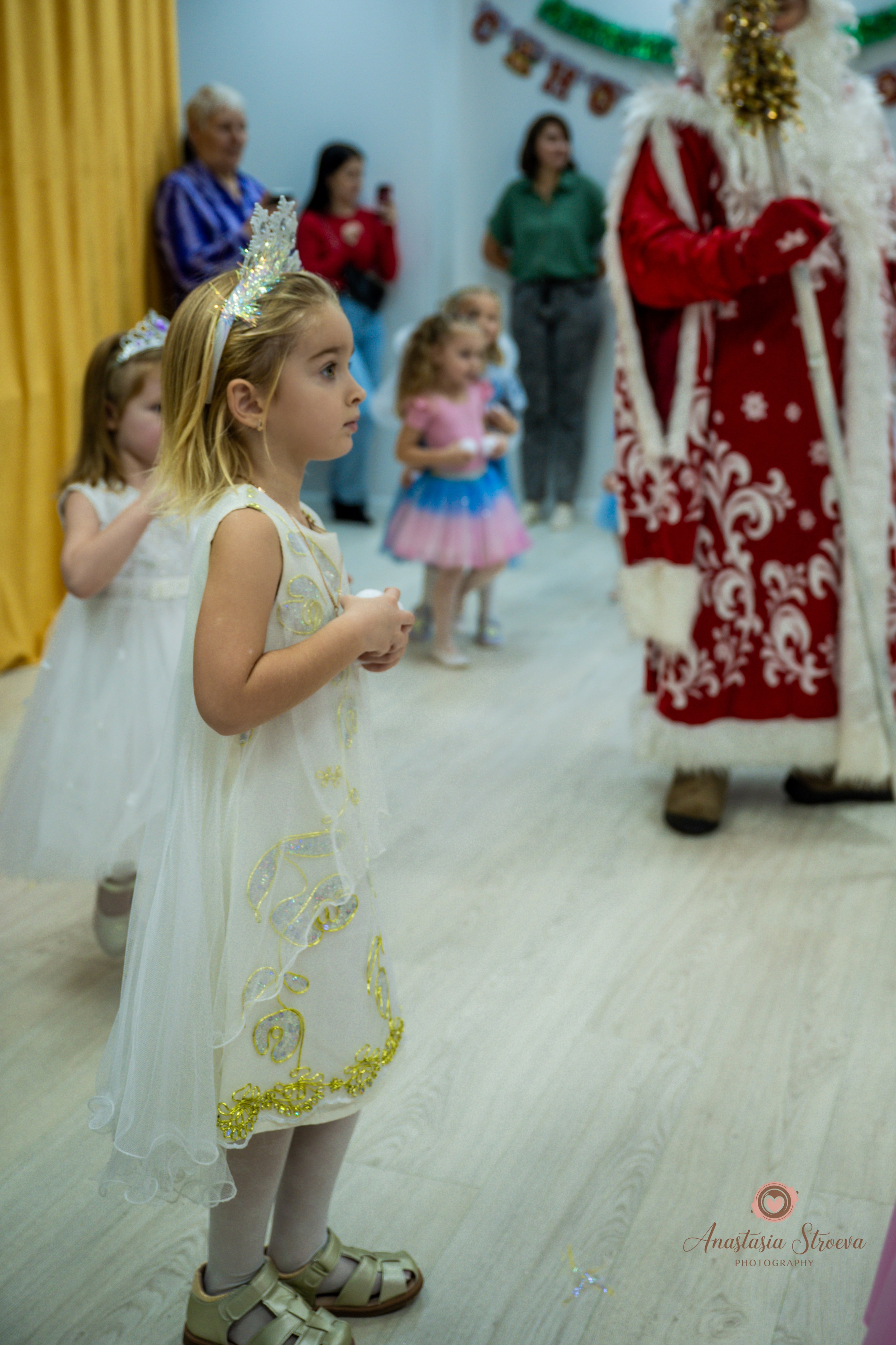 Новый год в танцах. Семейный и детский фотограф в Королеве, Москве и Московской области Строева Анастасия
