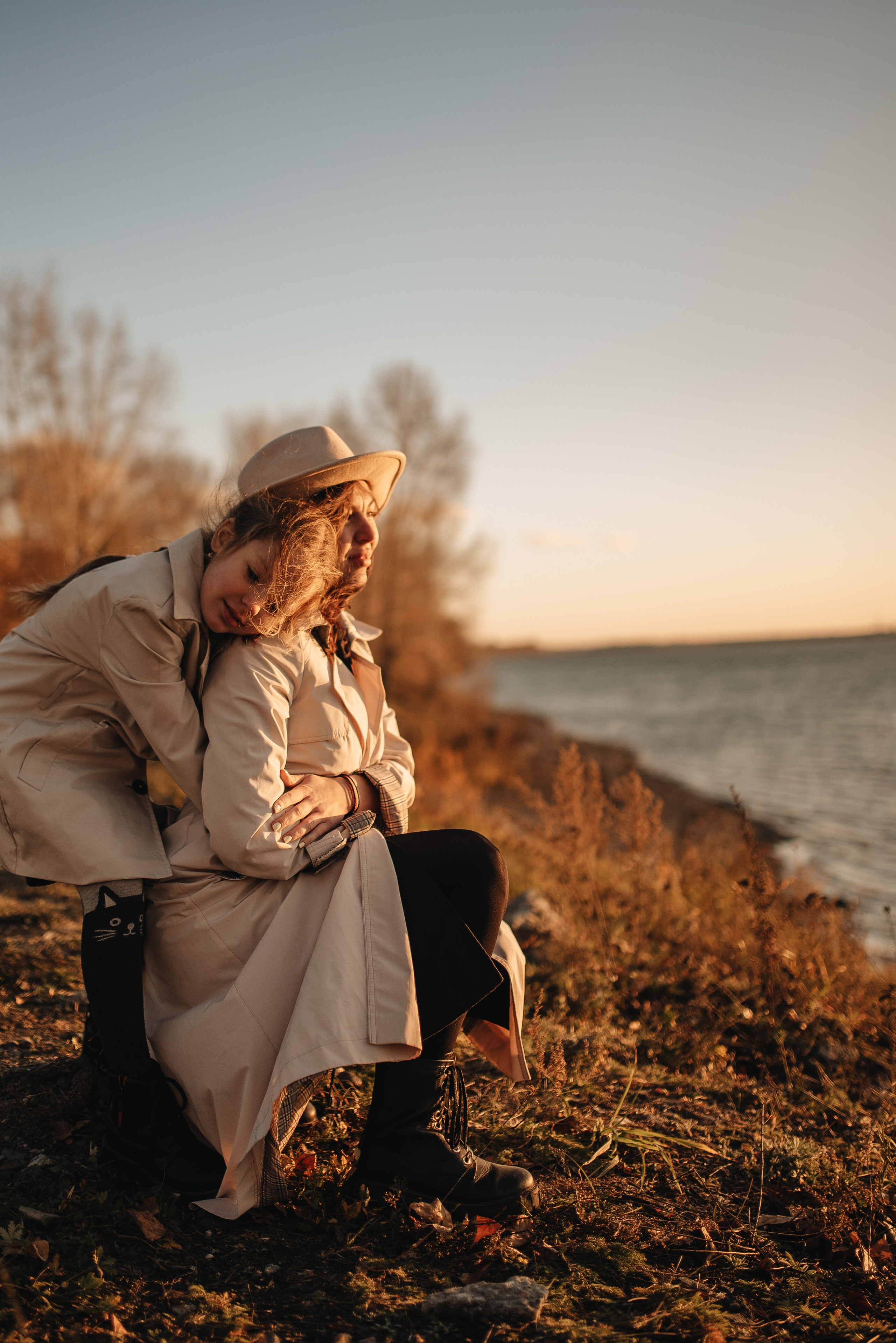 Катя и Варя (маяк). Семейная фотосессия в Новосибирске от фотографа Ольги Коваль