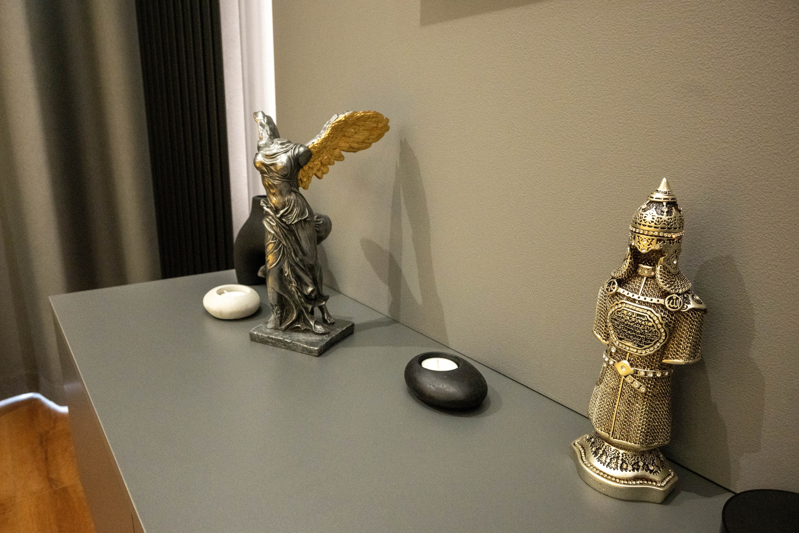 The apartment is on two levels. Fotograf Dmitrii Donets