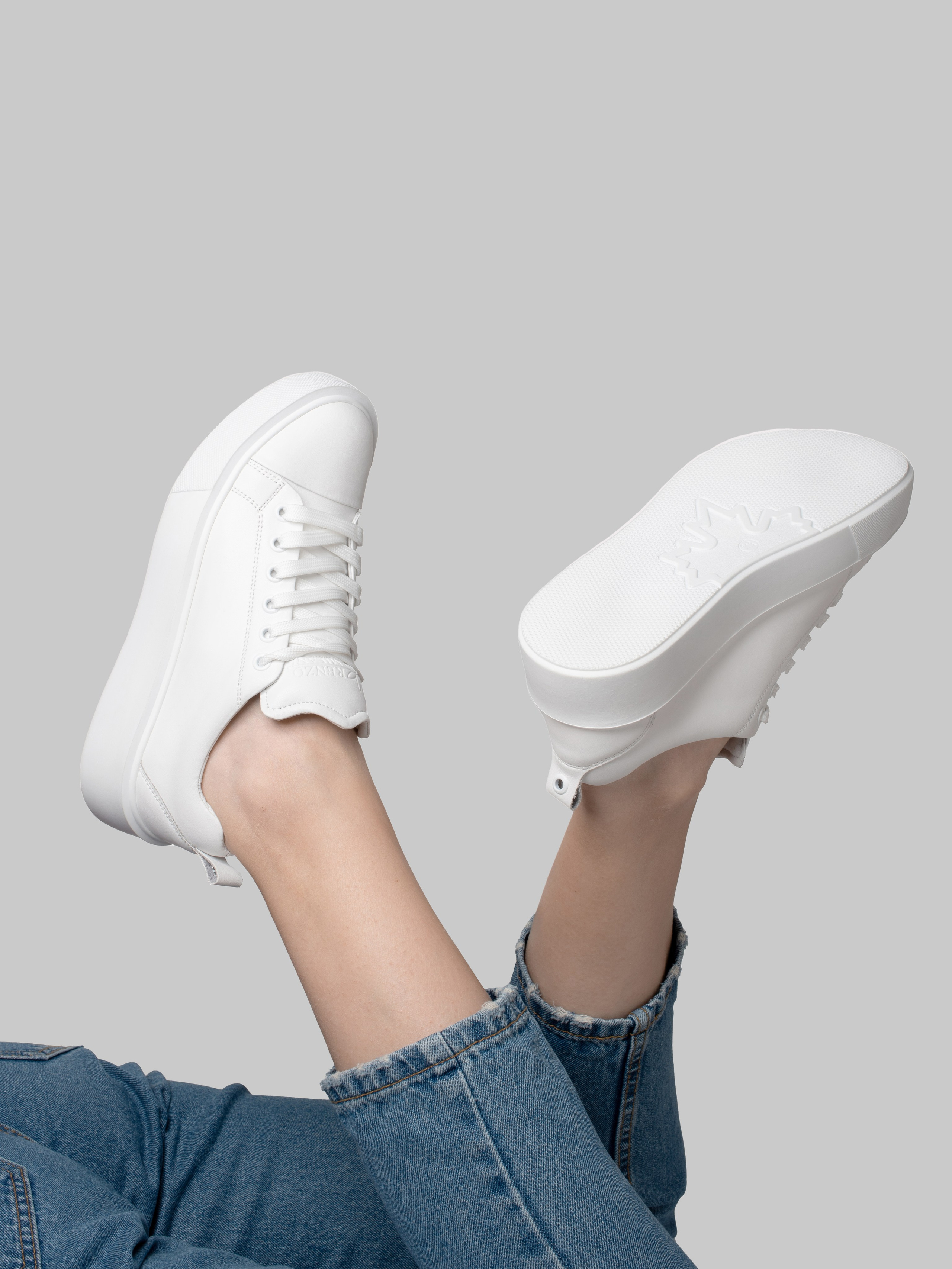 Обувь и аксессуары