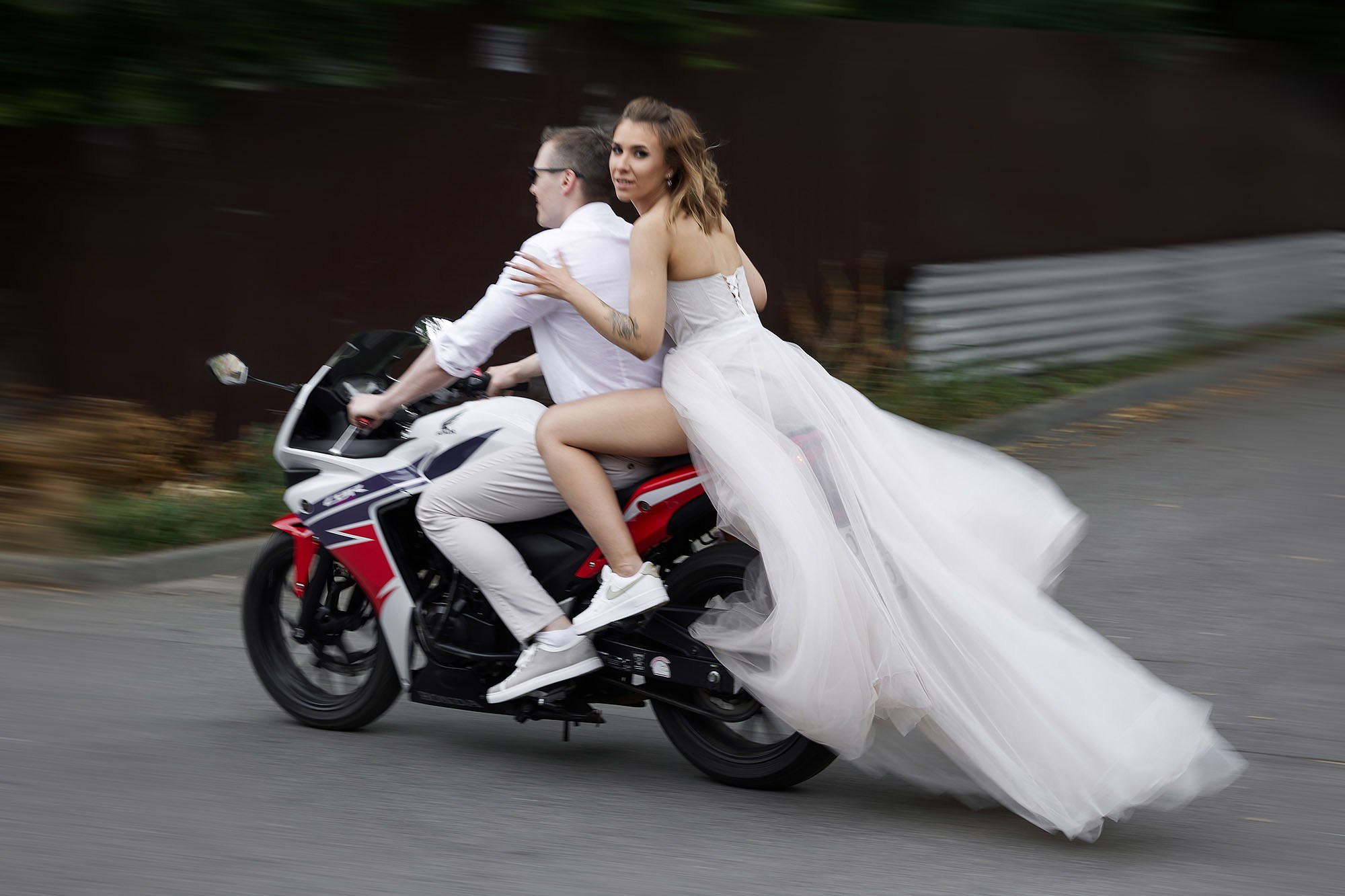 Прогулка, фотосессия жениха и невесты. Свадебная съемка. Фотограф в Москве Валерий Боцман