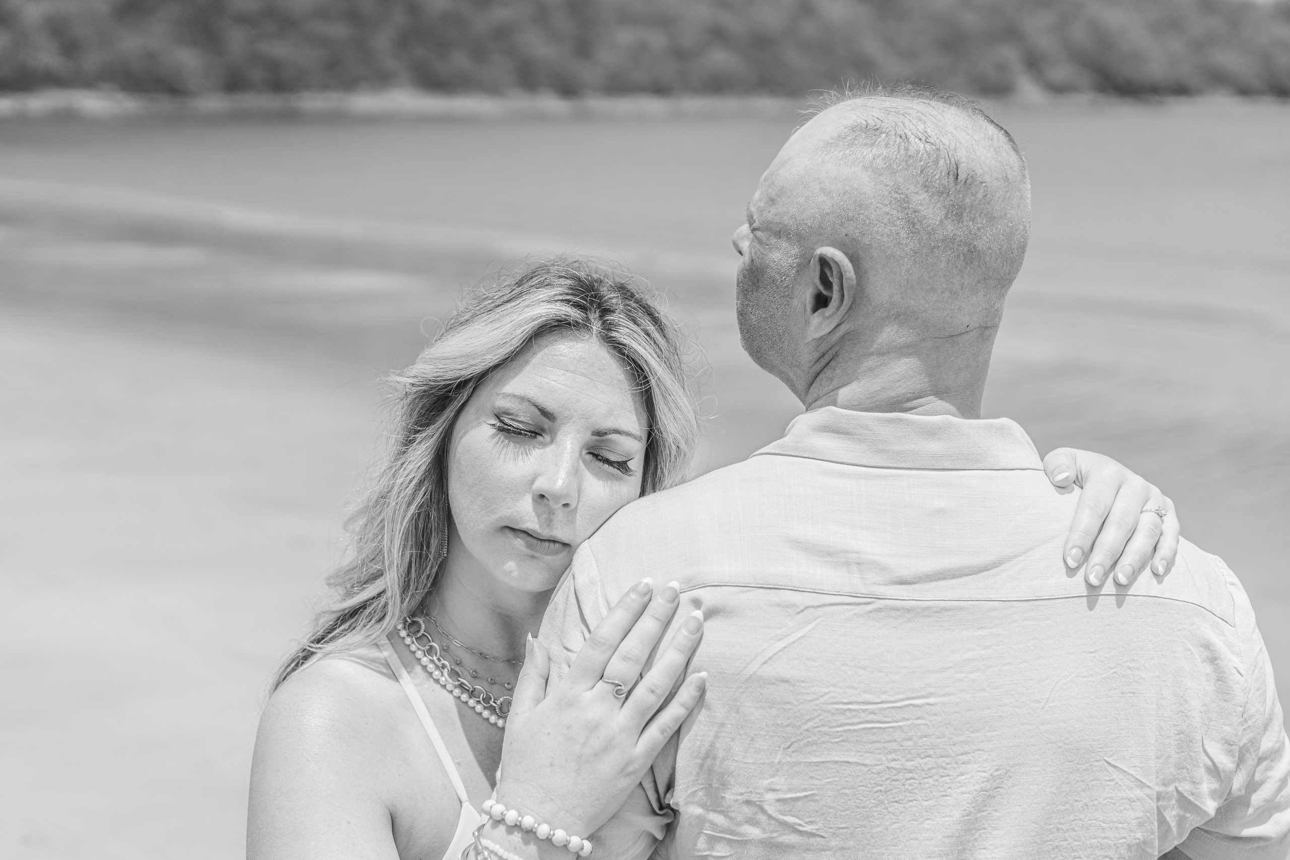 Ocean lovely moments. Family, portrait, content photo in Costa Rica Evgeniya Besprozvannykh