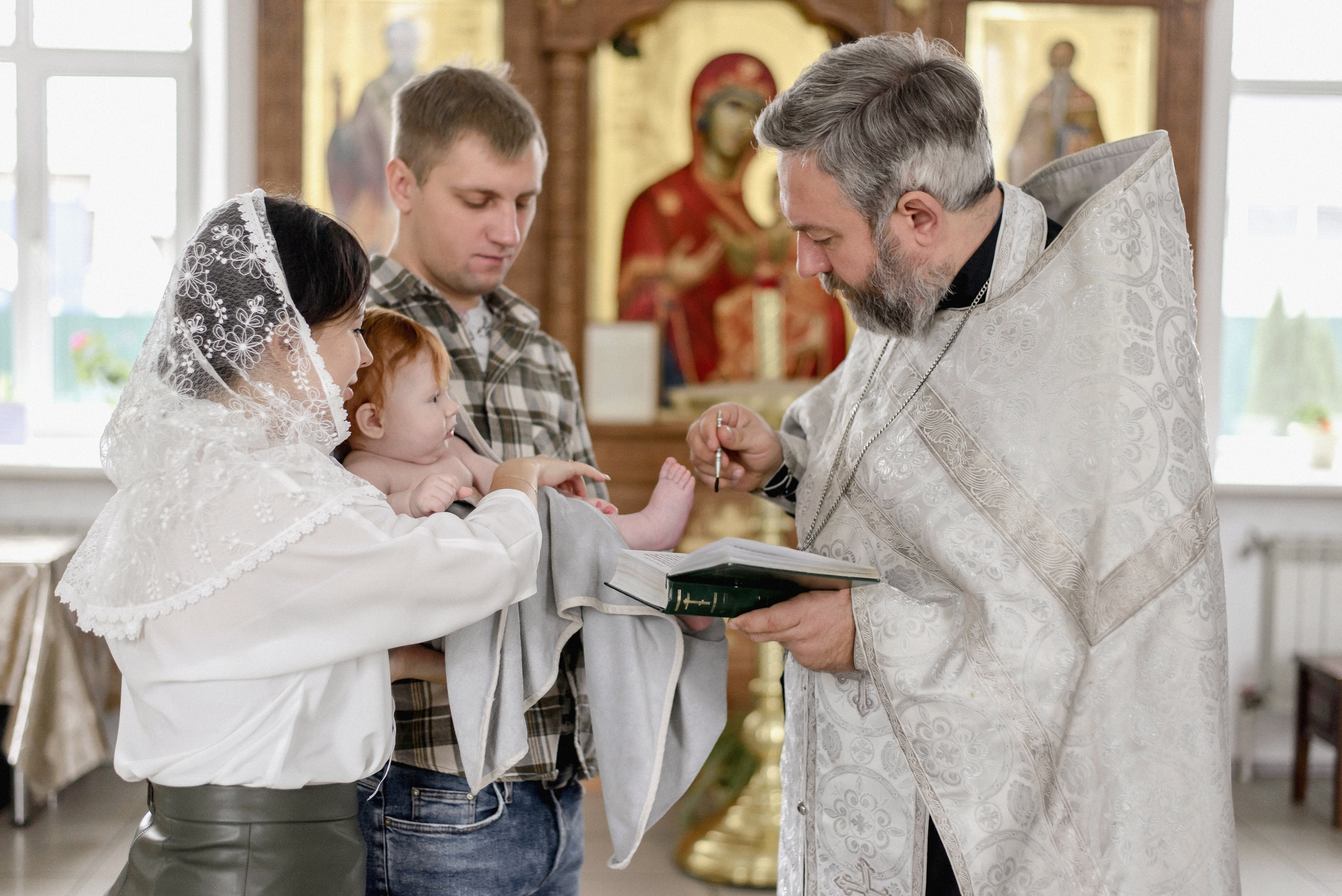 Таинство Крещения Алисы, Свято-Успенский Храм, г. Аксай. Семейный фотограф в Новочеркасске Виктория Громова