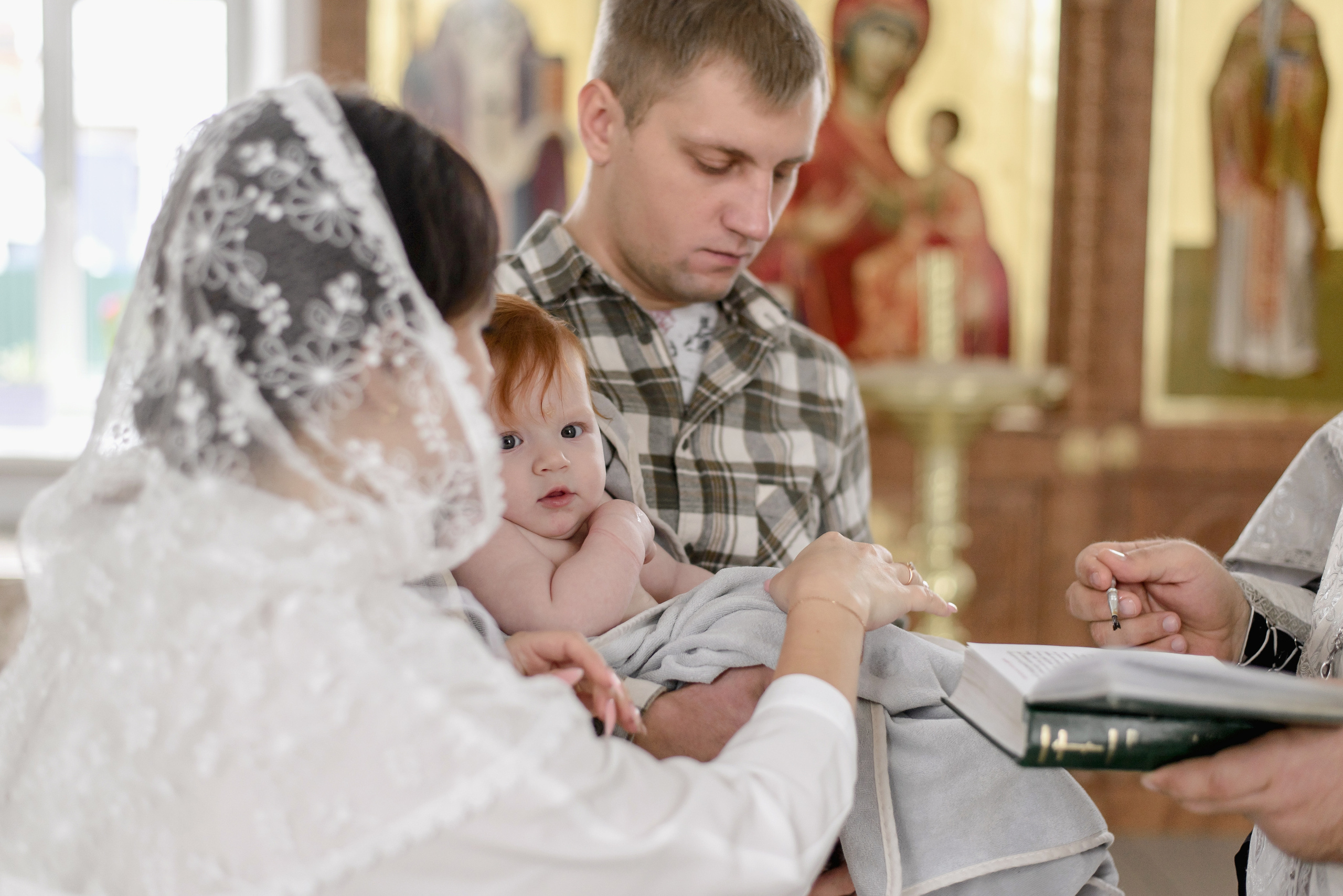 Таинство Крещения Алисы, Свято-Успенский Храм, г. Аксай. Семейный фотограф в Новочеркасске Виктория Громова