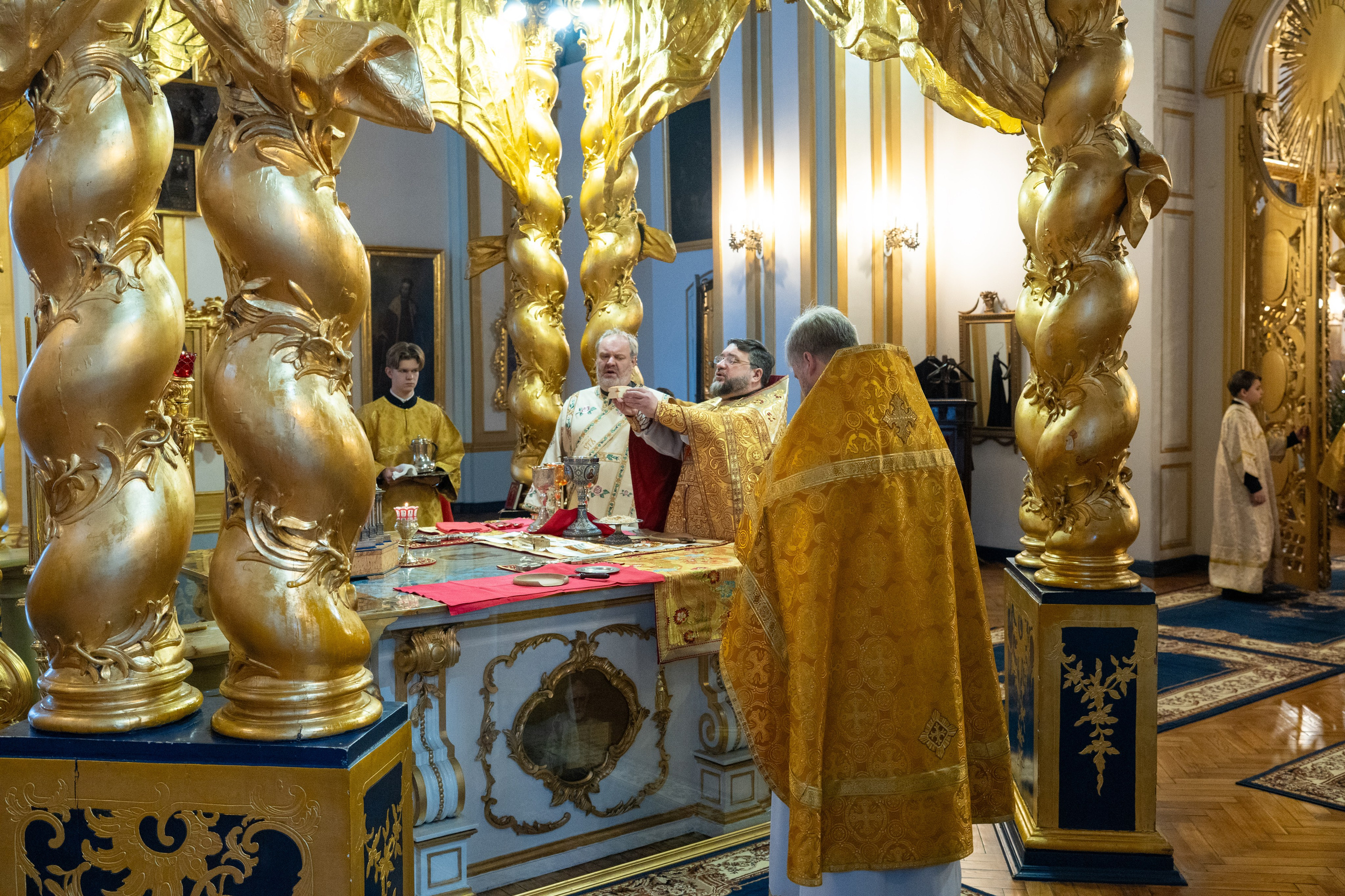 Неделя 30-я по Пятидесятнице, пред Рождеством Христовым, святых отец. Предпразднство Рождества Христова. Вмц. Анастасии Узорешительницы. НИКОЛО-БОГОЯВЛЕНСКИЙ МОРСКОЙ СОБОР