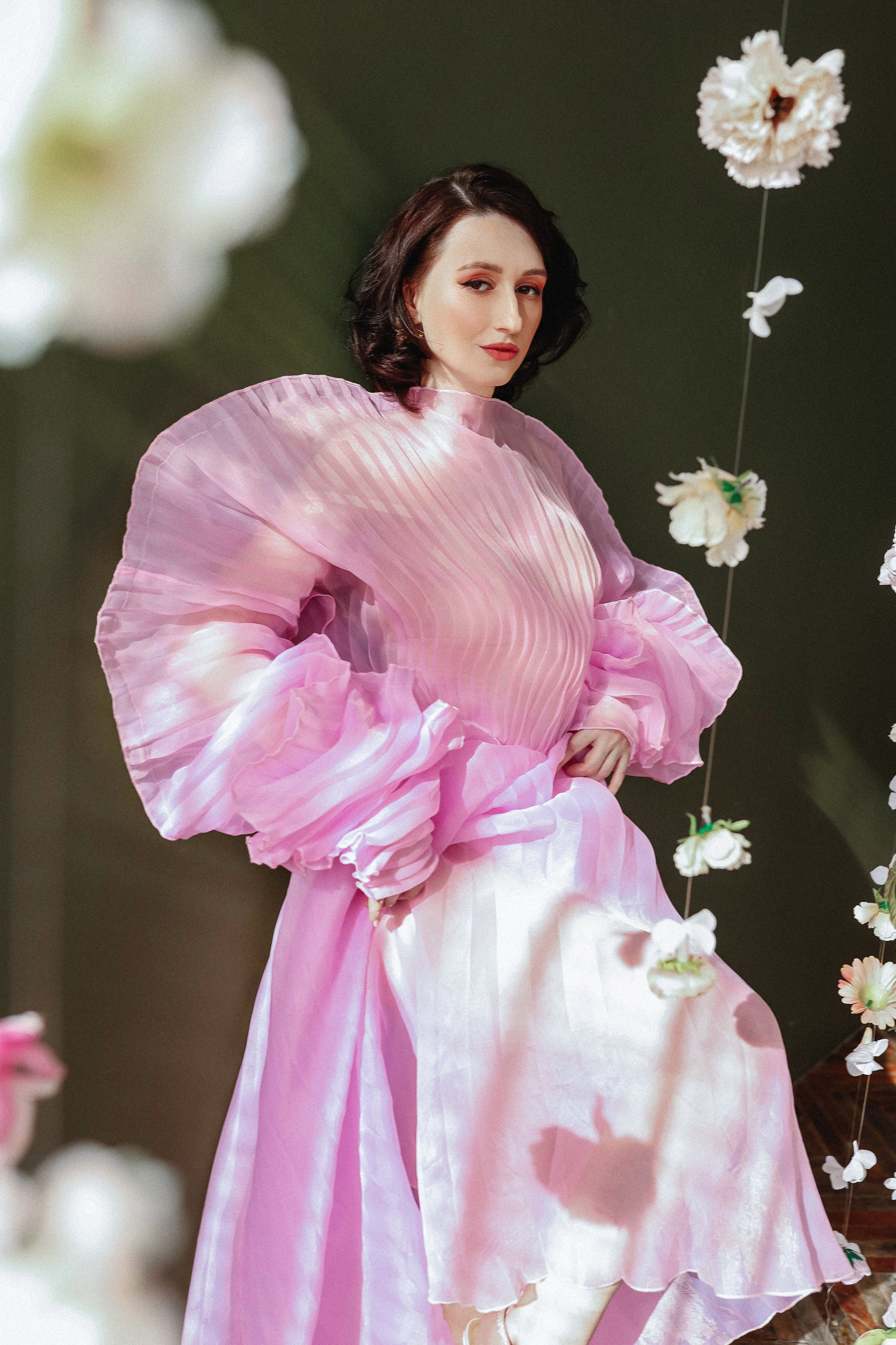 Женская фотосессия с цветами весной в Москве. Свадебный и семейный фотограф в Москве