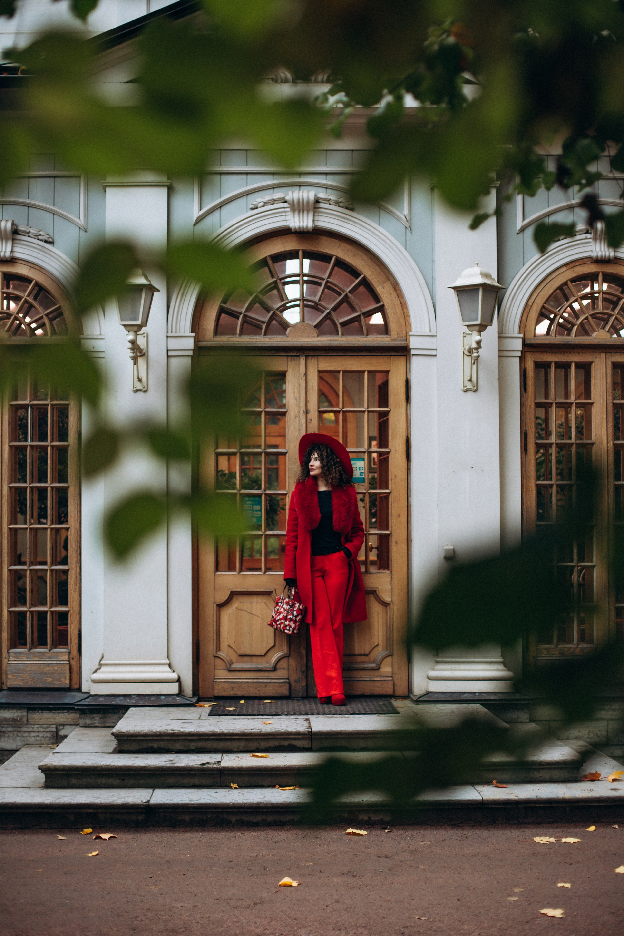 Елена и октябрь. Фотопрогулка в Петербурге. Индивидуальный и семейный фотограф в Санкт-Петербурге