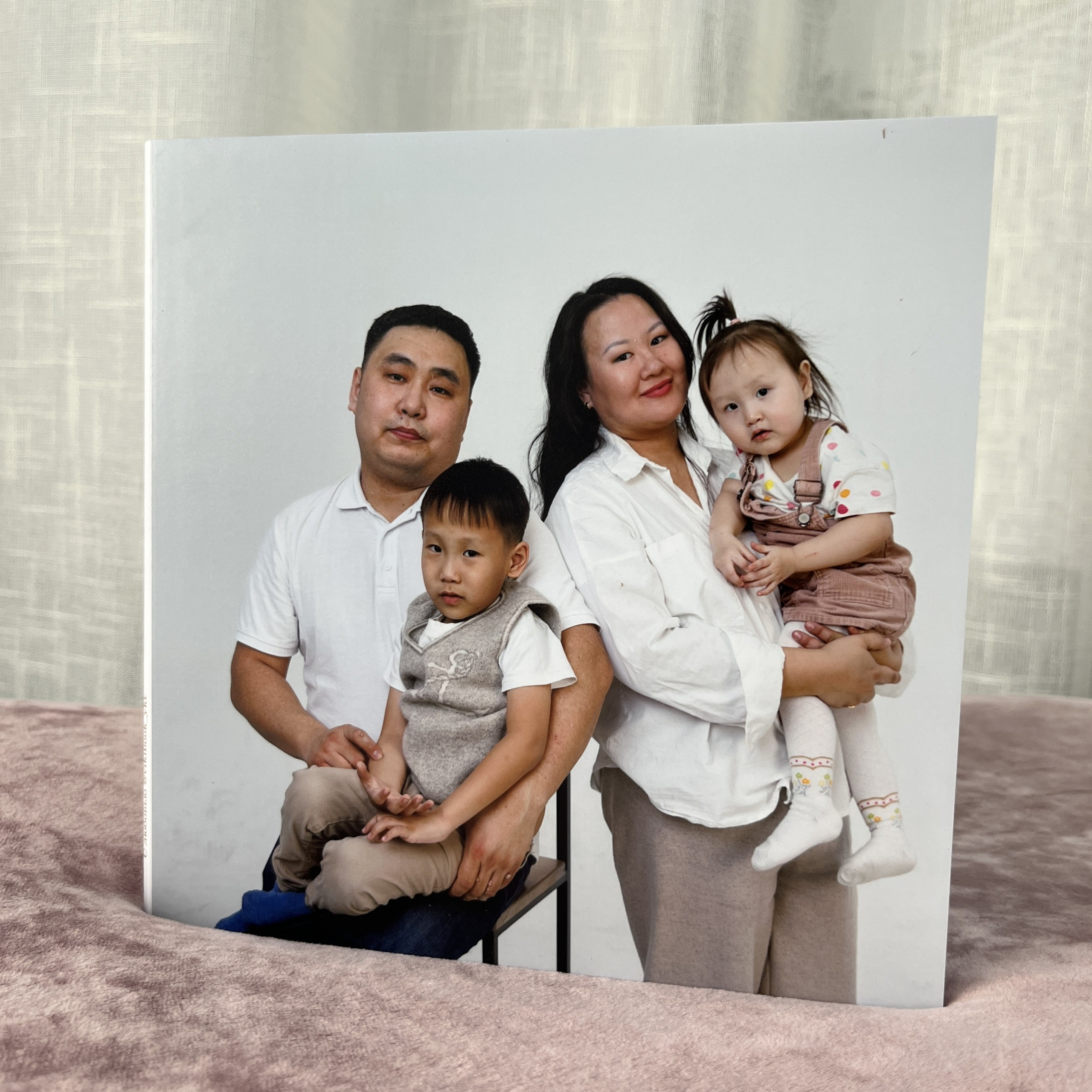 «Семейная фотосессия» — премиум 20×20 — 20 страниц. ФОТОГРАФ в Якутске Сардана Баишева