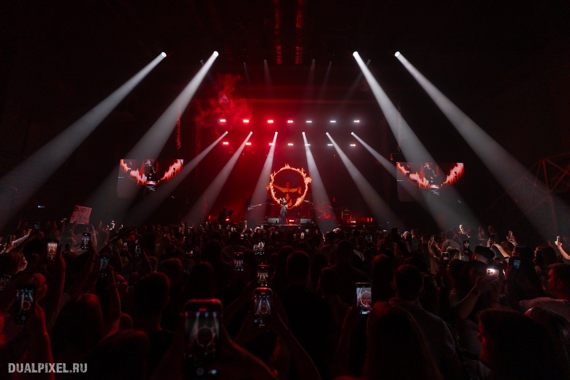 Mona. Магия музыки в кадре: Концертная Фотография