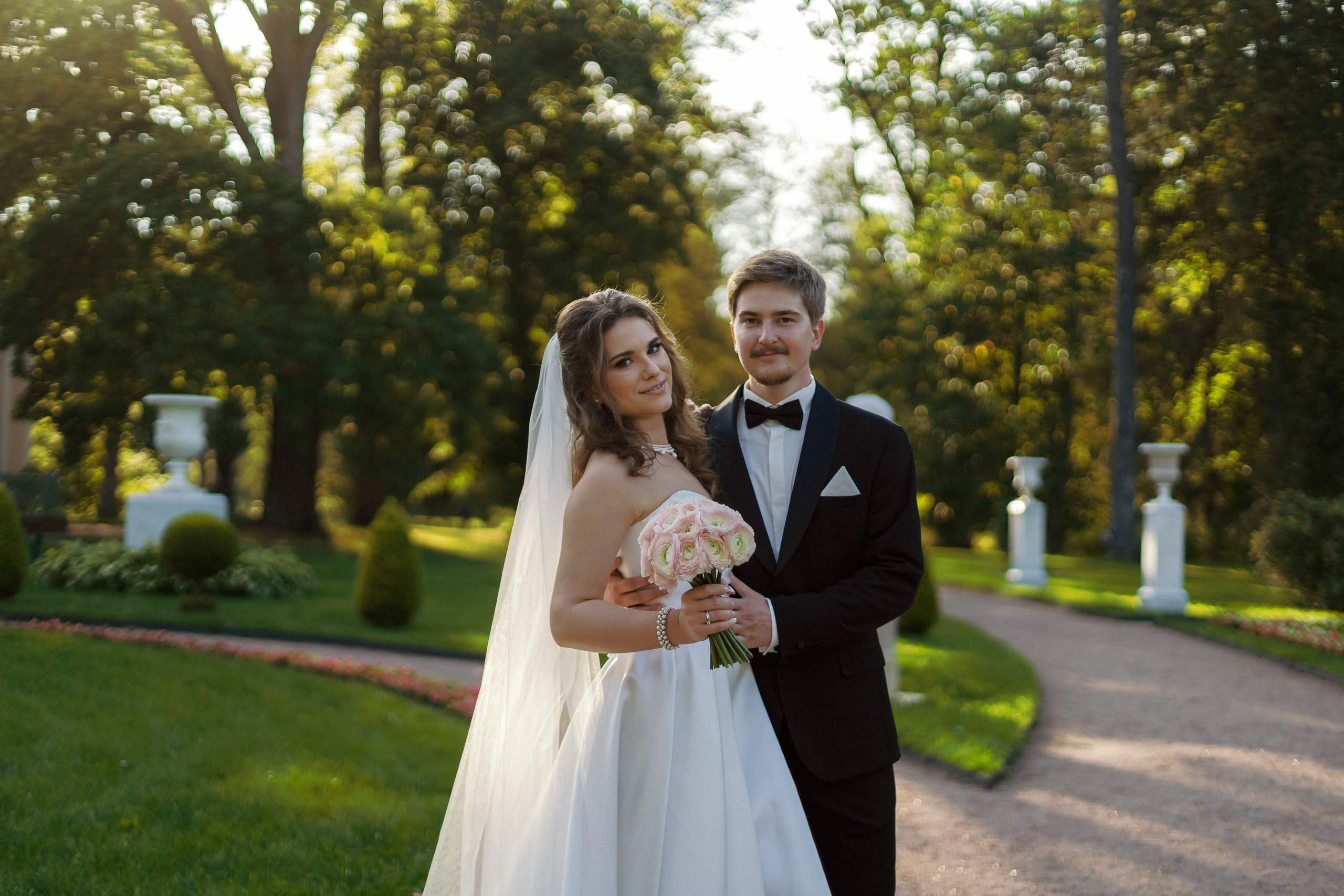 Свадебная прогулка в Ораниенбауме — Саша и Кристина. Свадебный фотограф Дмитрий Родионов — Санкт-Петербург и Ленинградская область