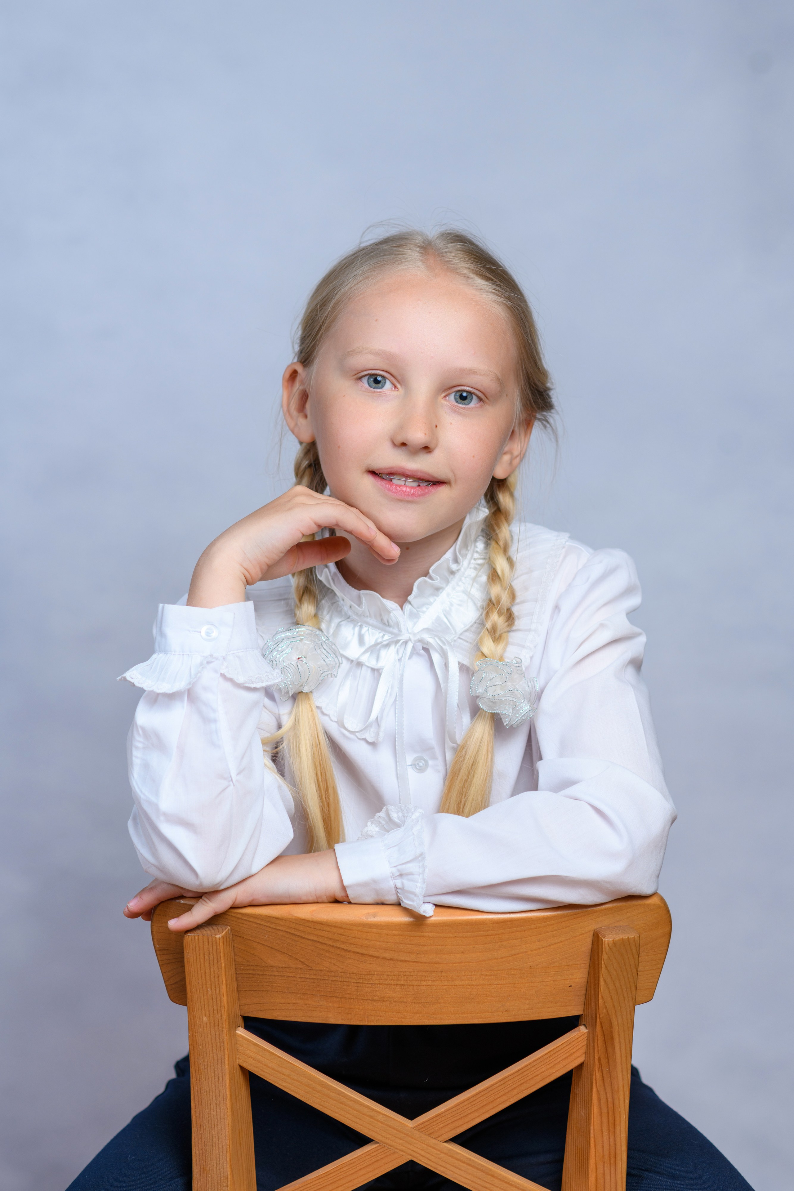 Начальная школа. Портреты на фоне. Первенцева Елена. Школьный фотограф в Москве и МО
