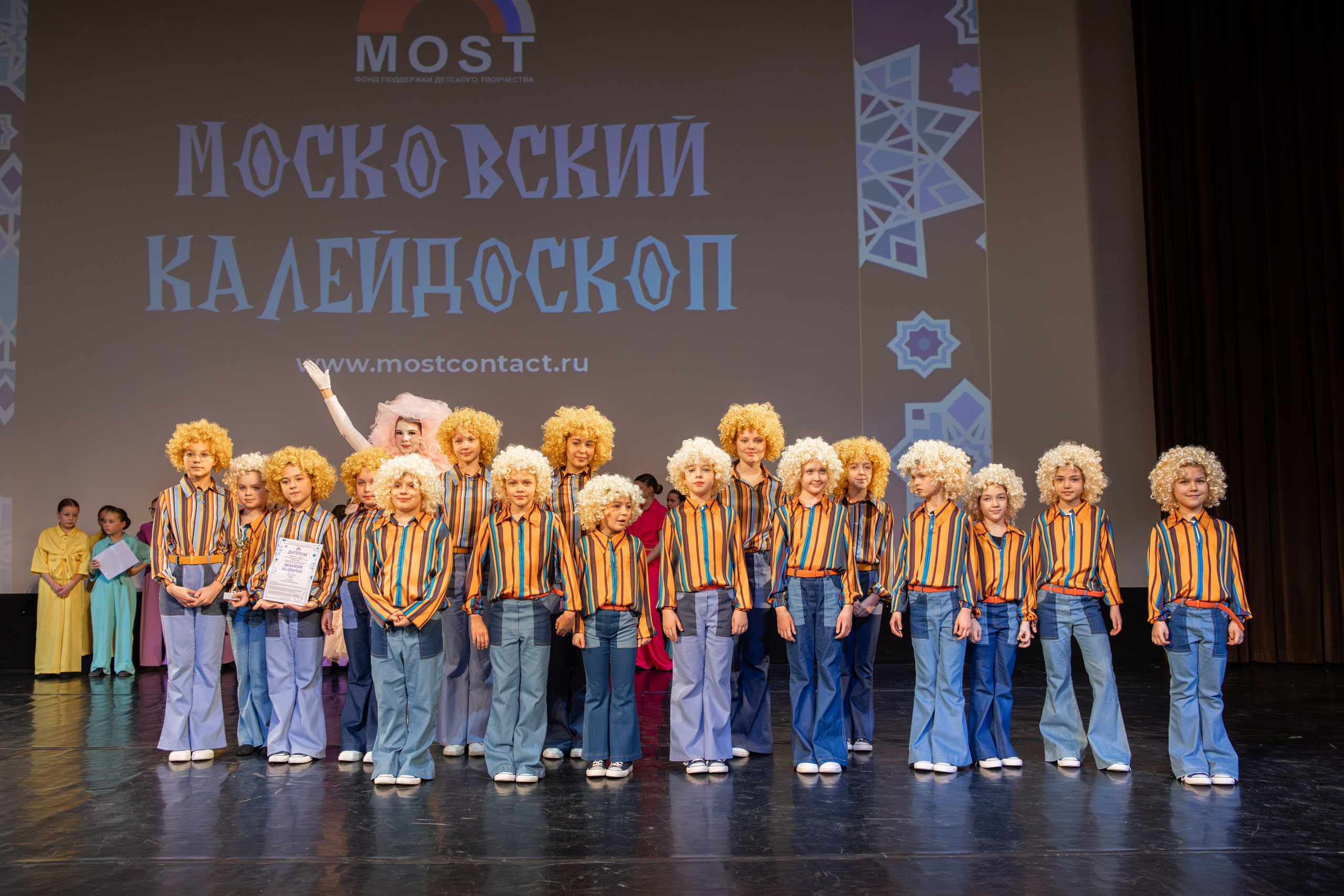Съемка школьных репортажей в Москве. Семейный и женский фотограф в Москве Надежда Воробьева