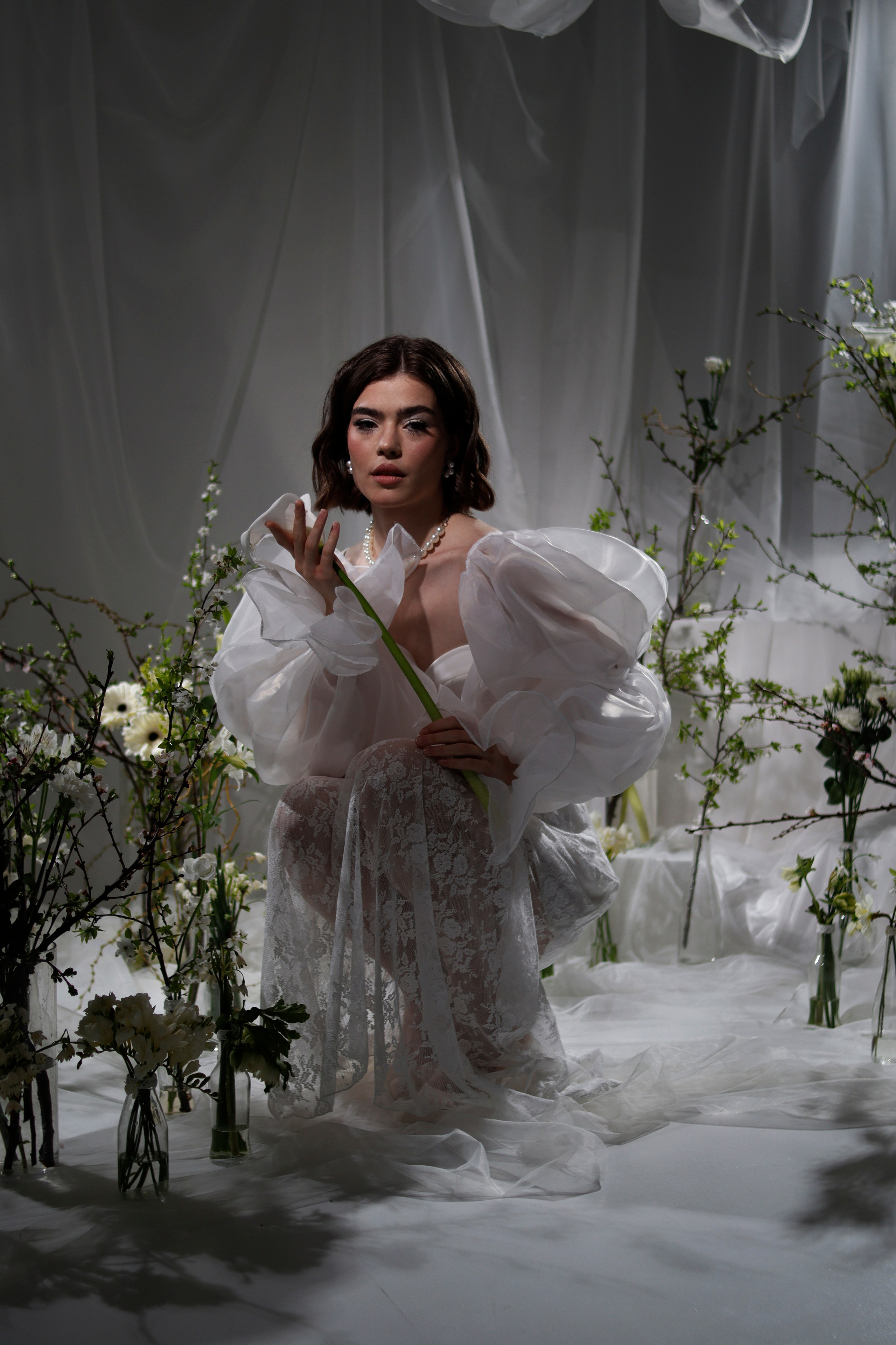 Фотосессии в студии. Я — фотограф, который помогает запечатлеть самые важные моменты вашей жизни!