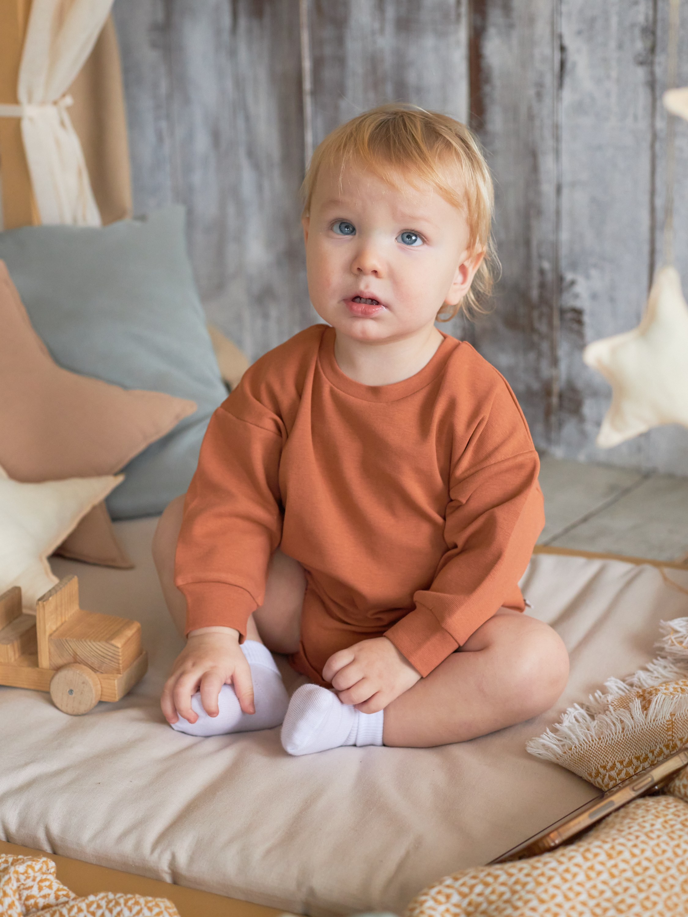 Фотосъемка детских боди Екатеринбург товары для малышей Wildberries ВБ Ozon предметка Екб заказать цена. Фотограф Екатеринбург Анастасия Жерновская | Маркетплейсы и нейрофото