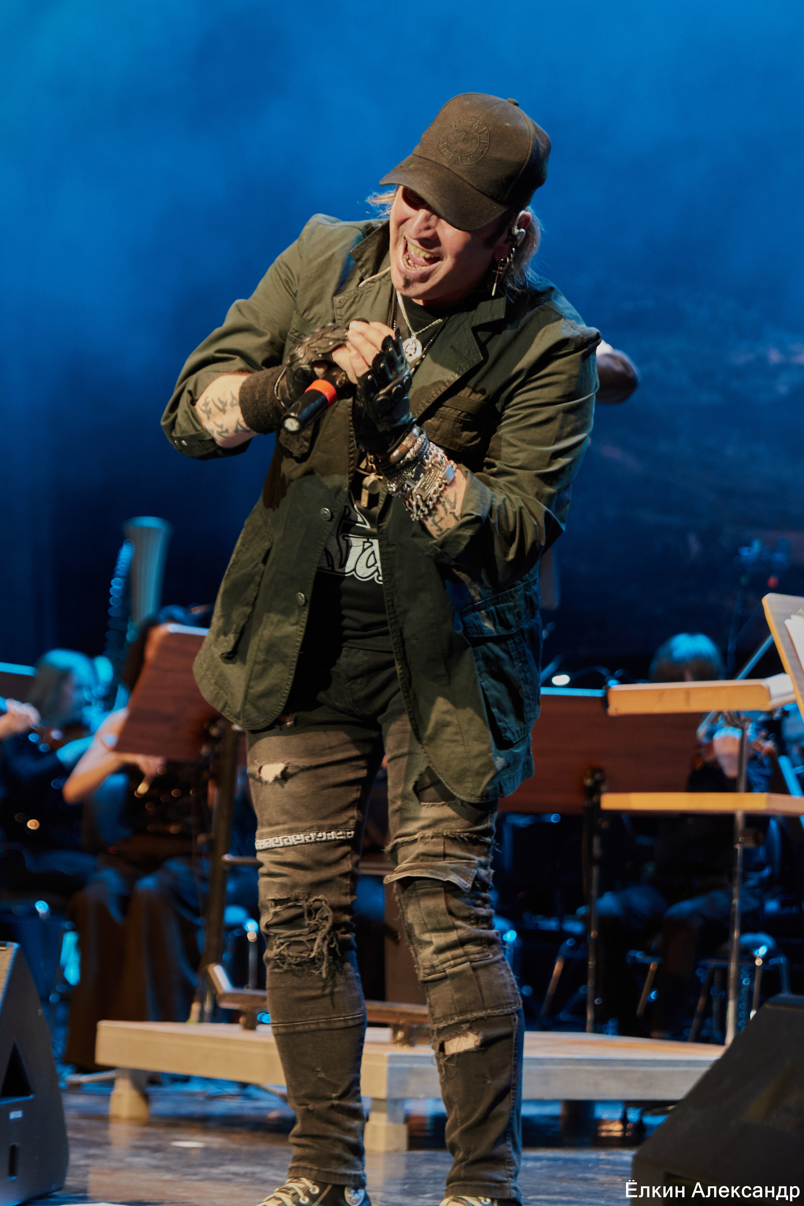 16 Апреля Артур Беркут с оркестром и Рок группа «Пасаш». Ёлкин Александр Фотограф