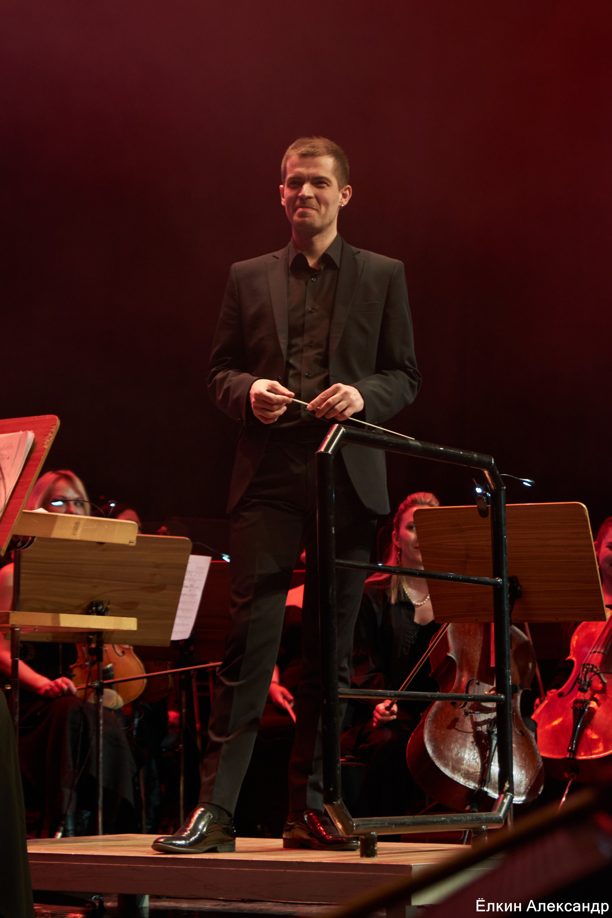 16 Апреля Артур Беркут с оркестром и Рок группа «Пасаш». Ёлкин Александр Фотограф