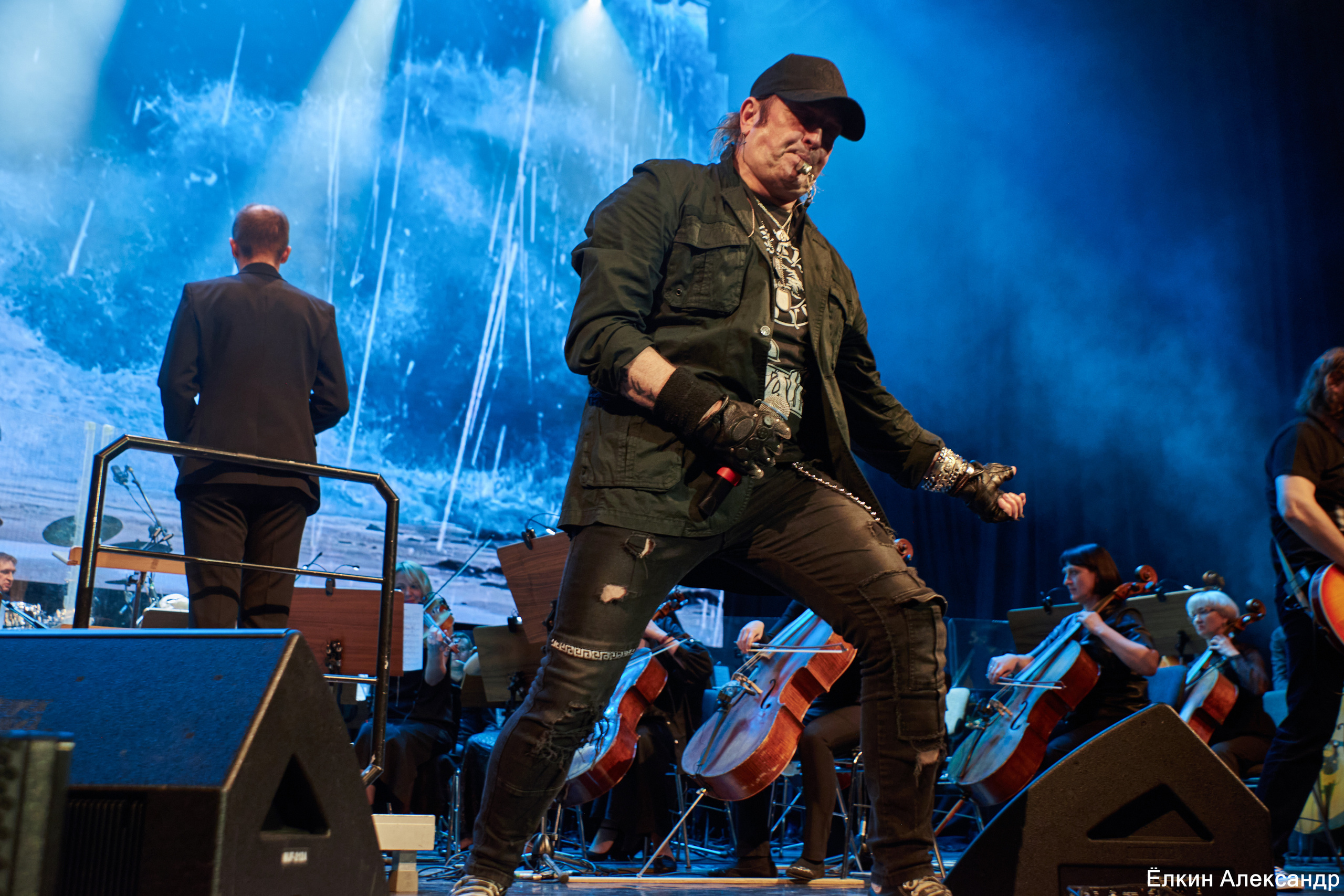 16 Апреля Артур Беркут с оркестром и Рок группа «Пасаш». Ёлкин Александр Фотограф