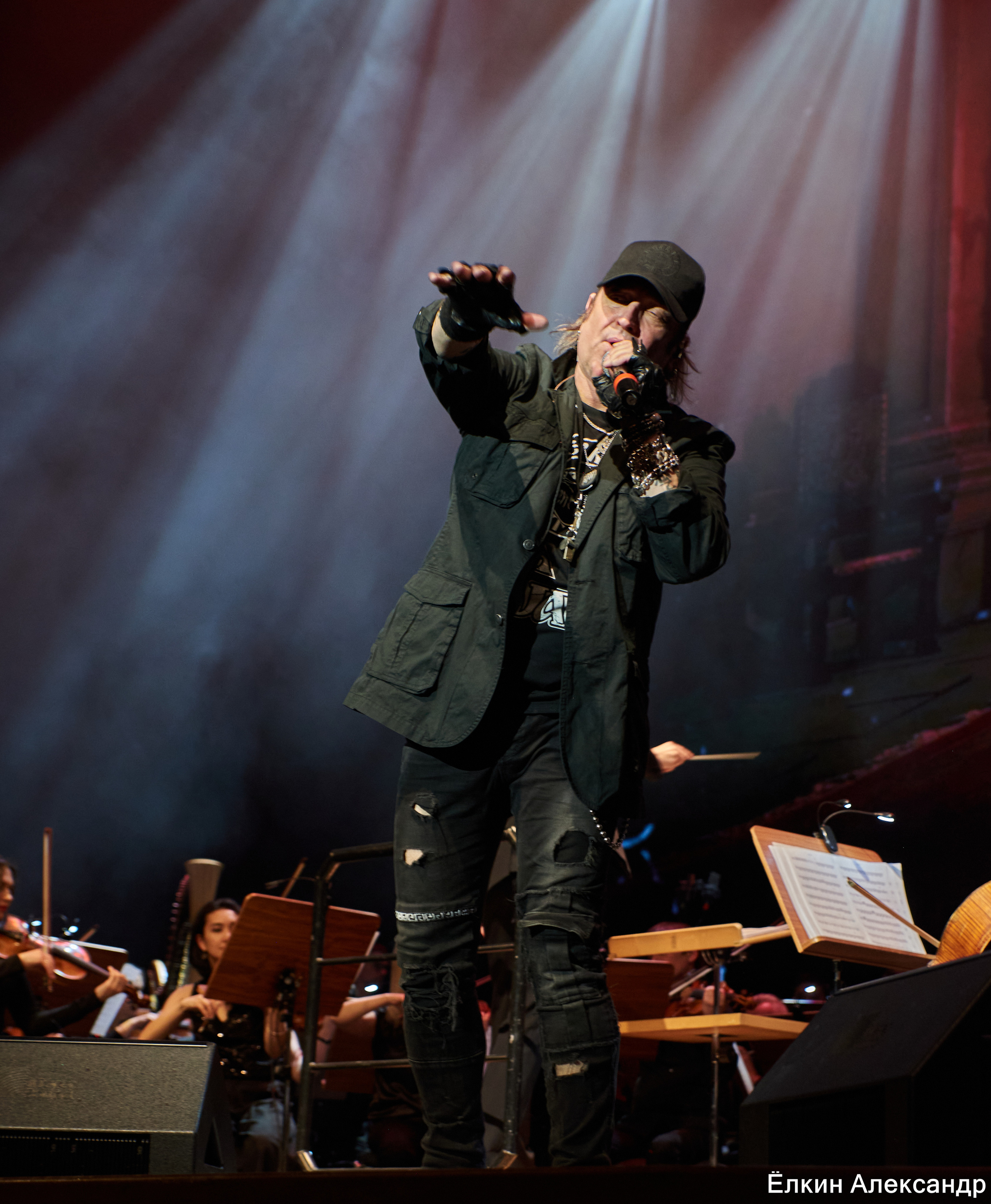 16 Апреля Артур Беркут с оркестром и Рок группа «Пасаш». Ёлкин Александр Фотограф