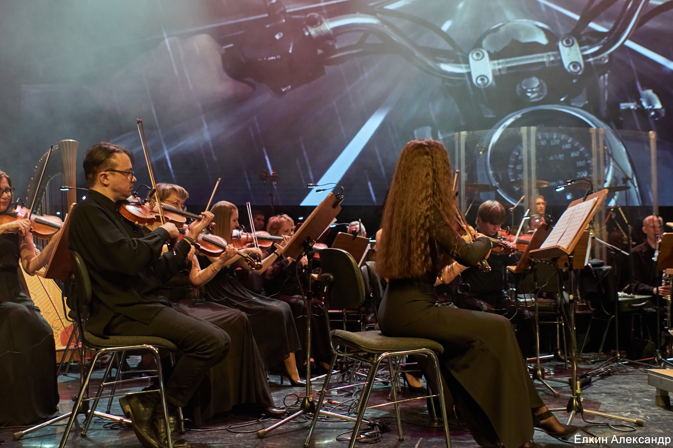 16 Апреля Артур Беркут с оркестром и Рок группа «Пасаш». Ёлкин Александр Фотограф