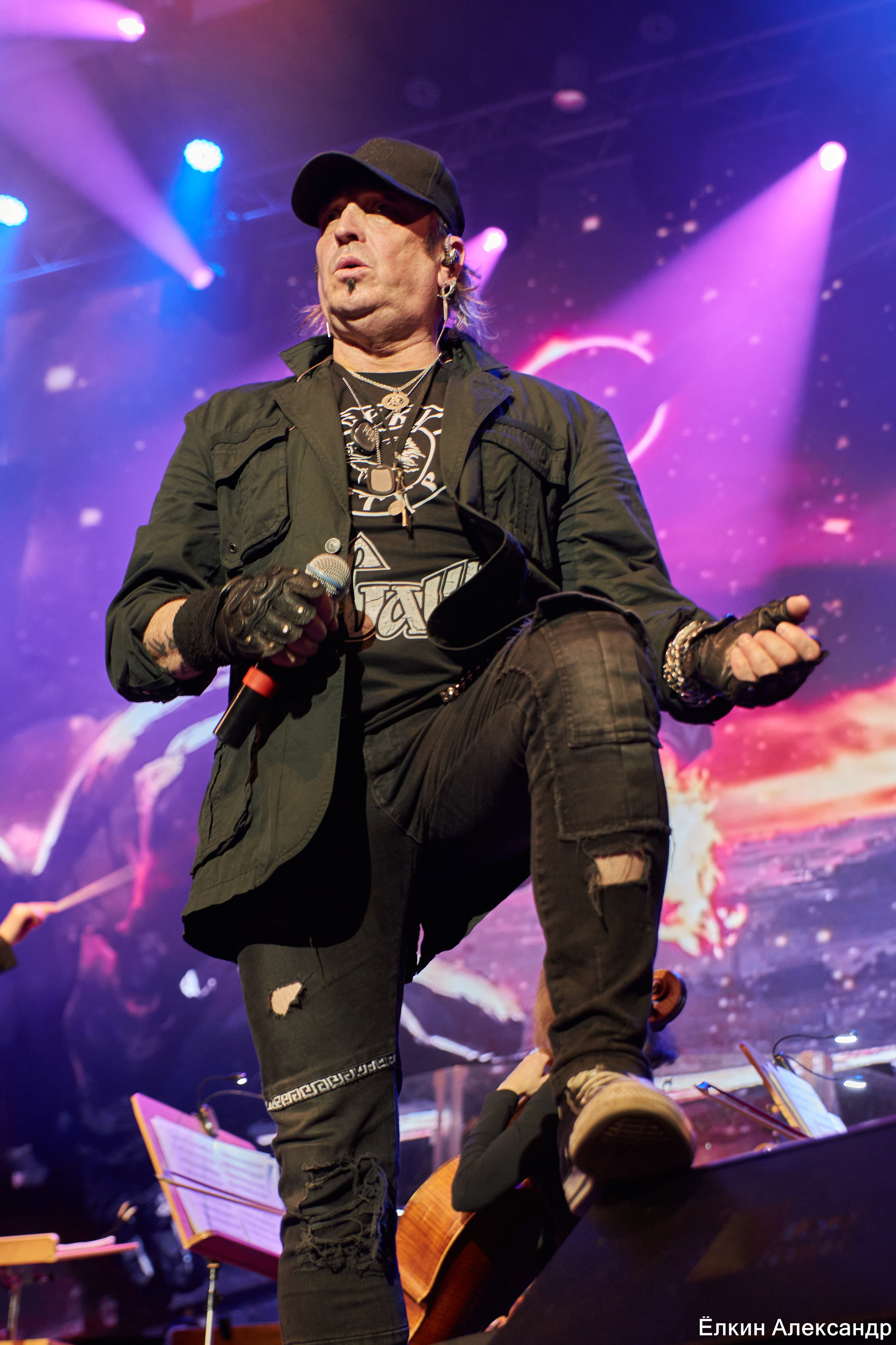 16 Апреля Артур Беркут с оркестром и Рок группа «Пасаш». Ёлкин Александр Фотограф