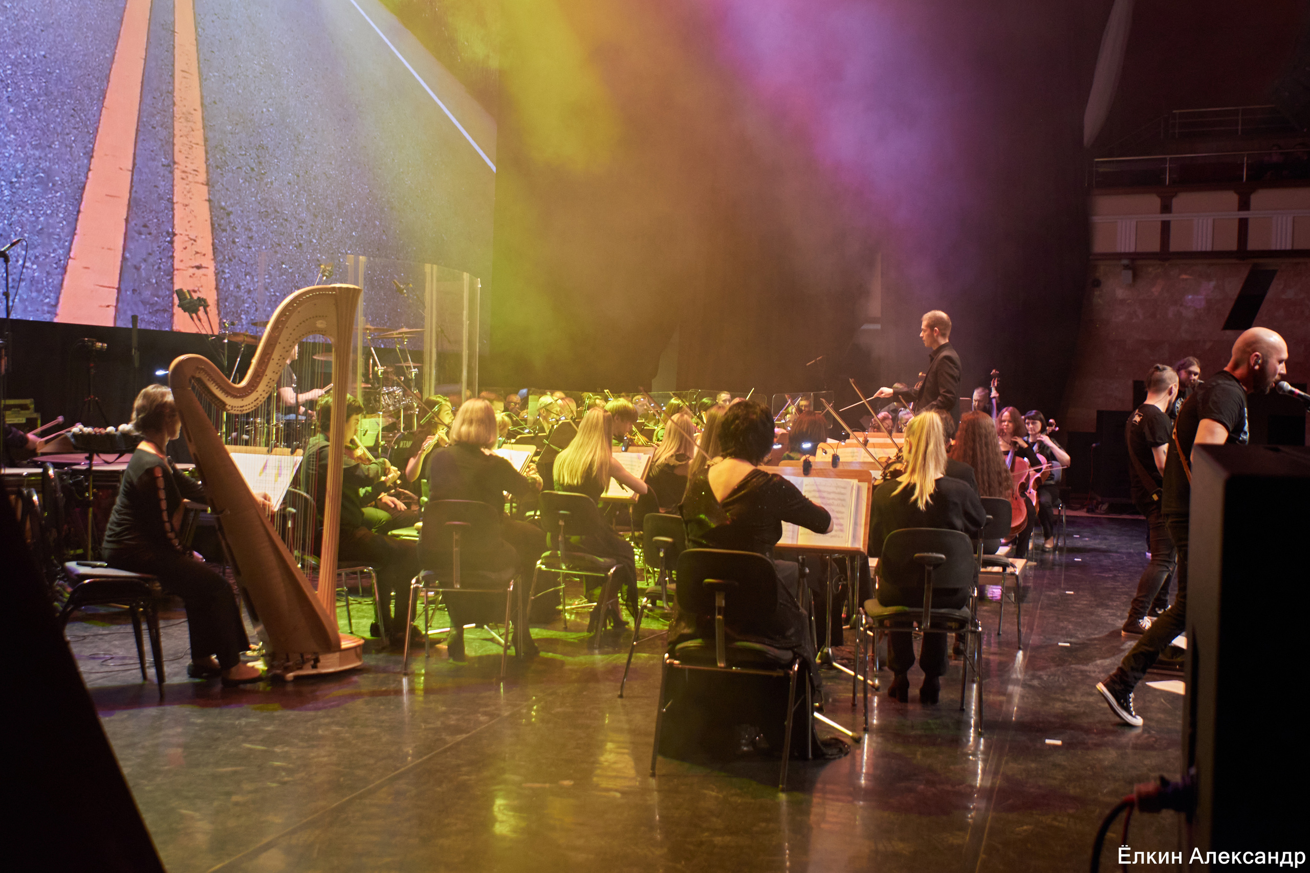 16 Апреля Артур Беркут с оркестром и Рок группа «Пасаш». Ёлкин Александр Фотограф