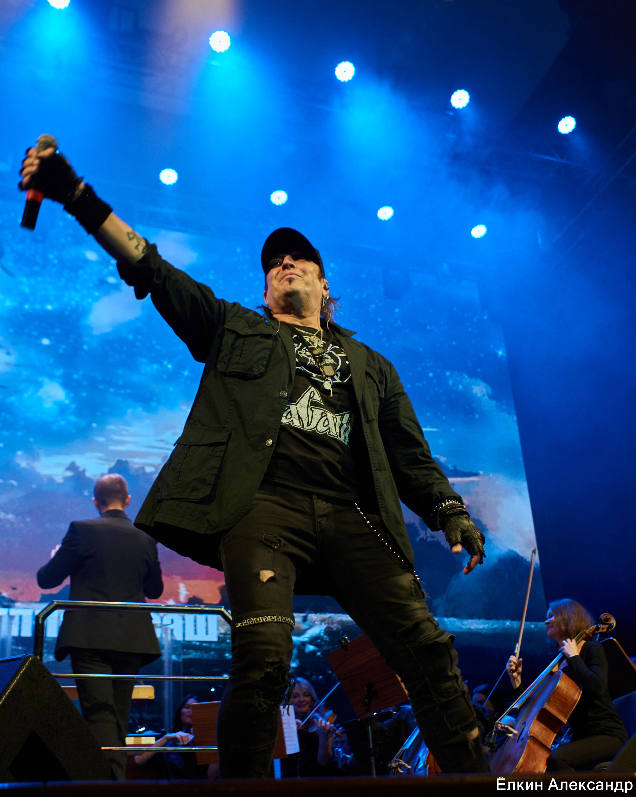 16 Апреля Артур Беркут с оркестром и Рок группа «Пасаш». Ёлкин Александр Фотограф