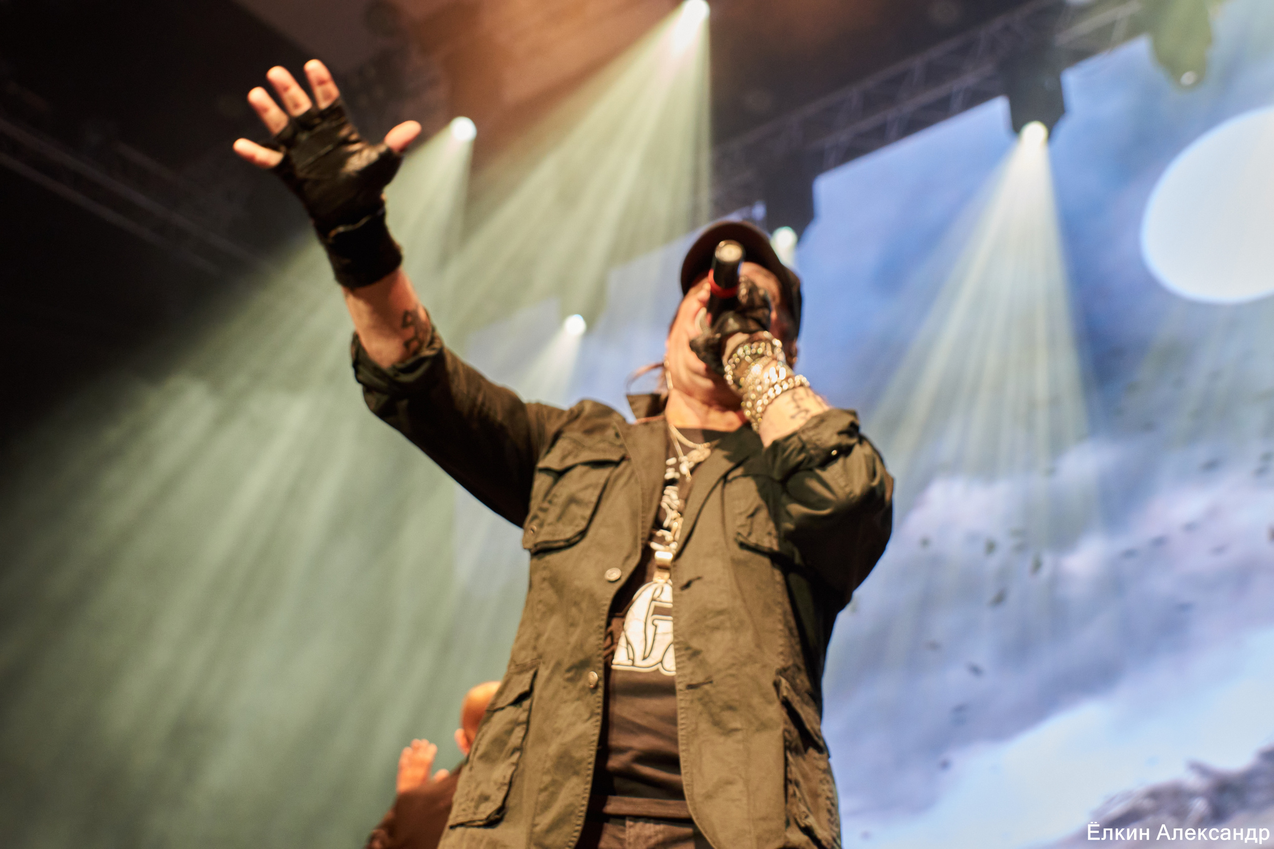 16 Апреля Артур Беркут с оркестром и Рок группа «Пасаш». Ёлкин Александр Фотограф