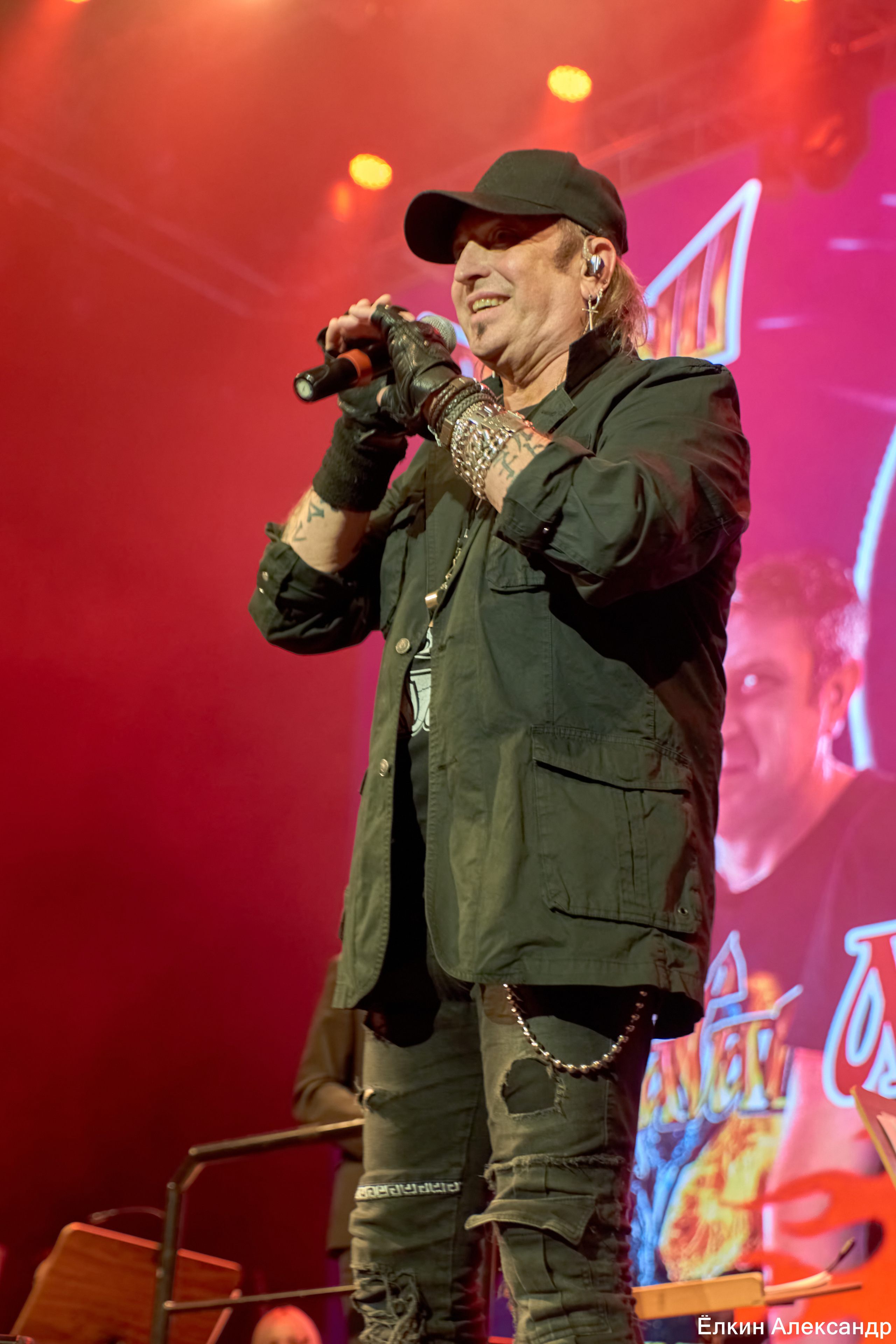 16 Апреля Артур Беркут с оркестром и Рок группа «Пасаш». Ёлкин Александр Фотограф