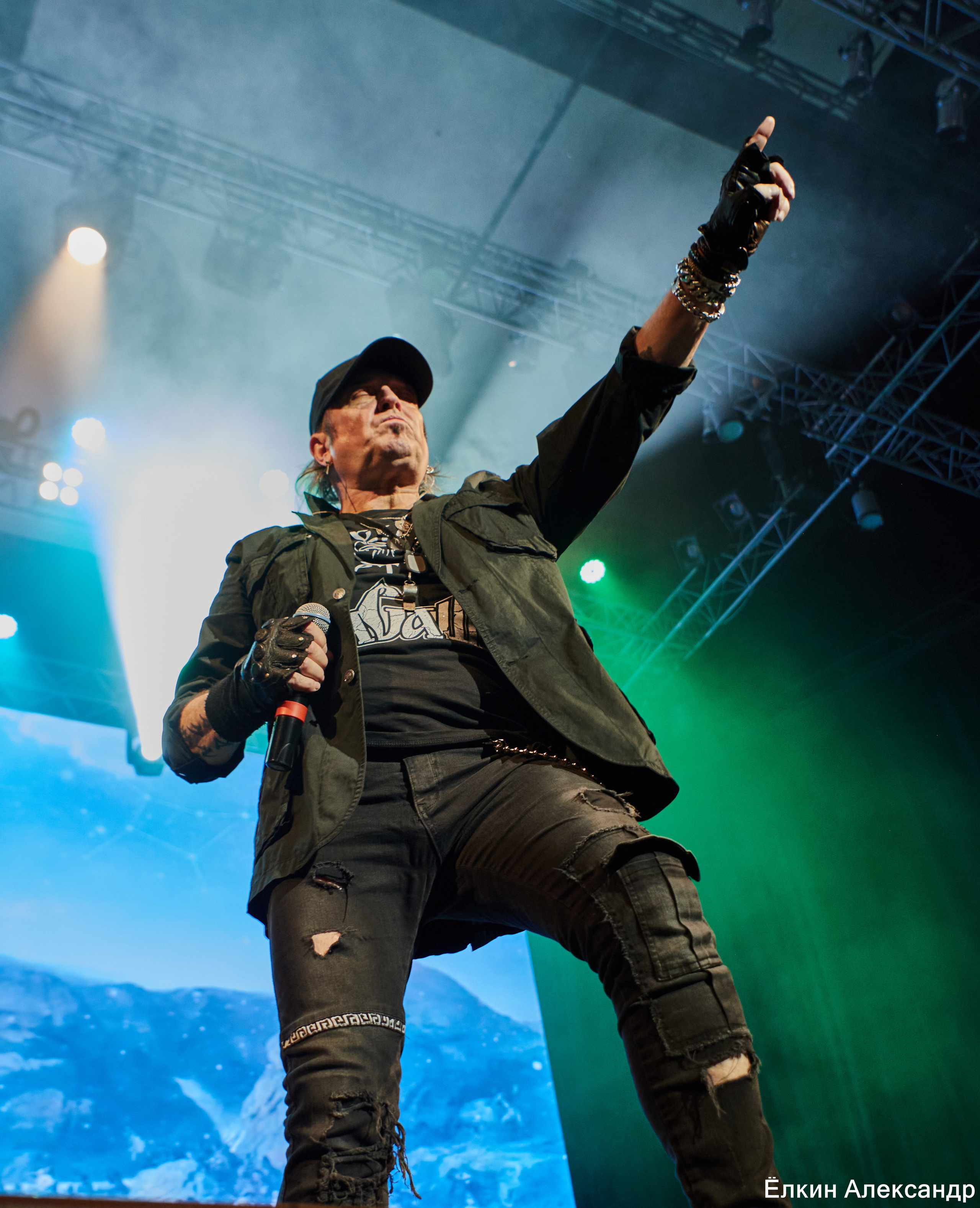 16 Апреля Артур Беркут с оркестром и Рок группа «Пасаш». Ёлкин Александр Фотограф