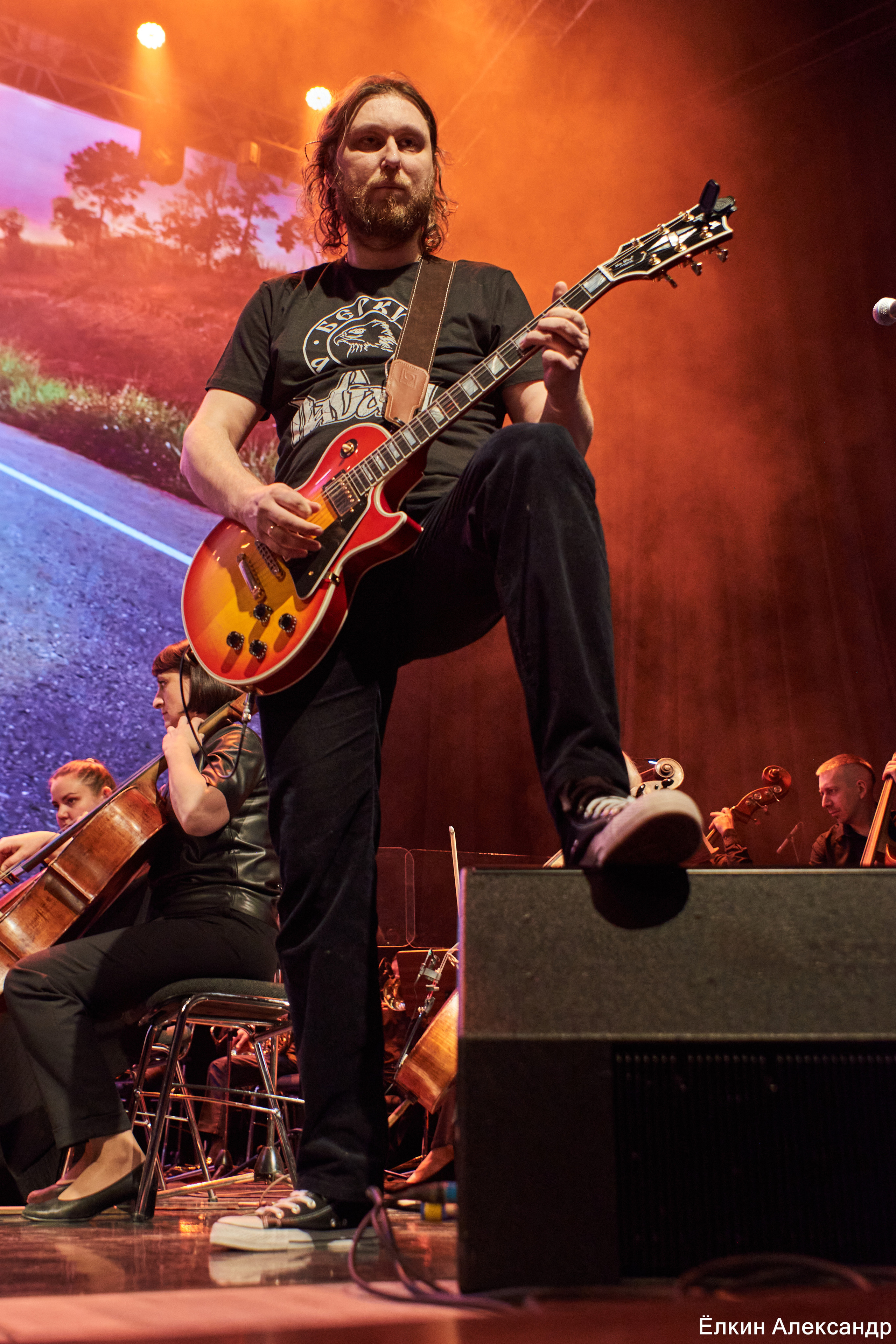 16 Апреля Артур Беркут с оркестром и Рок группа «Пасаш». Ёлкин Александр Фотограф