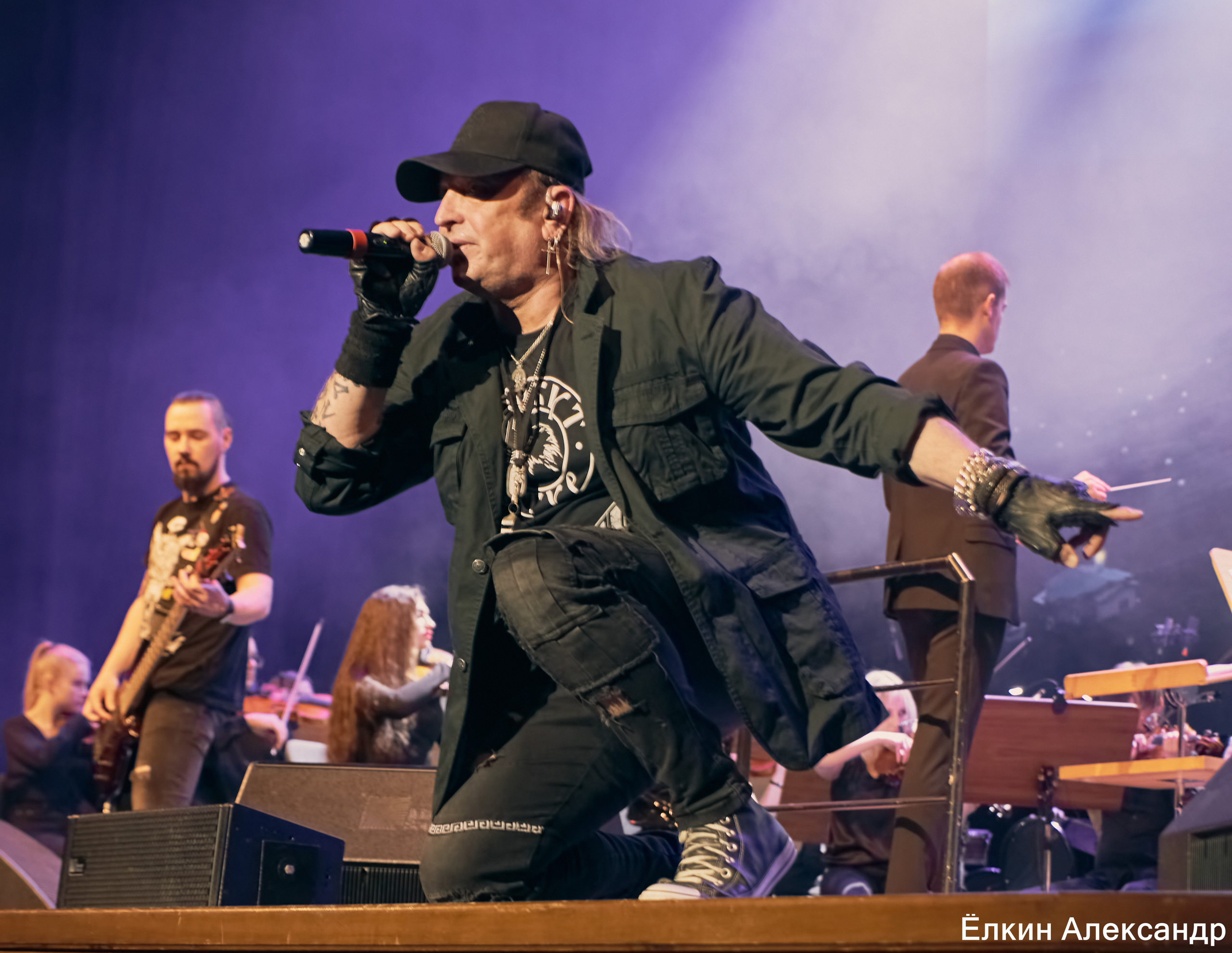 16 Апреля Артур Беркут с оркестром и Рок группа «Пасаш». Ёлкин Александр Фотограф