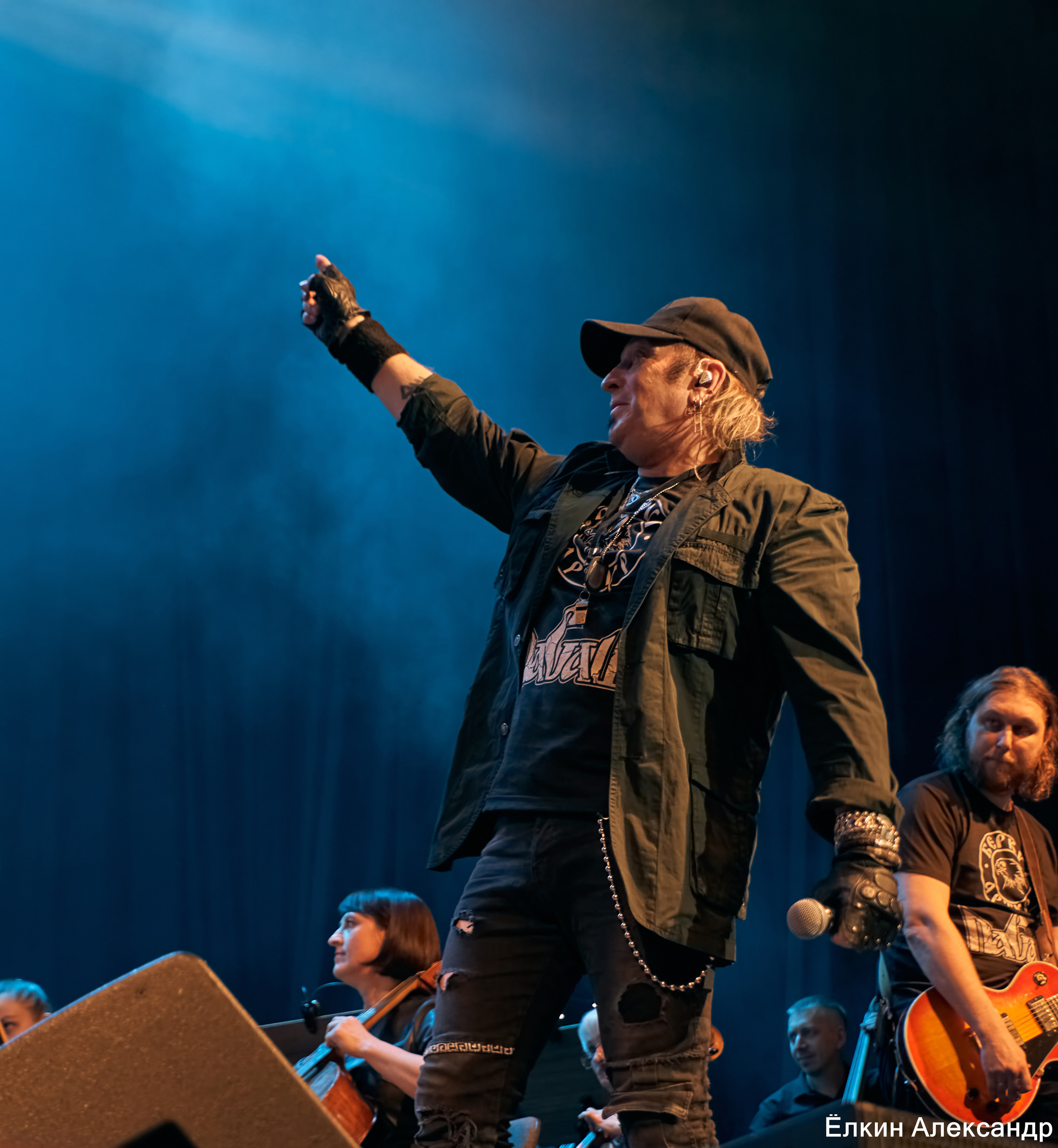 16 Апреля Артур Беркут с оркестром и Рок группа «Пасаш». Ёлкин Александр Фотограф