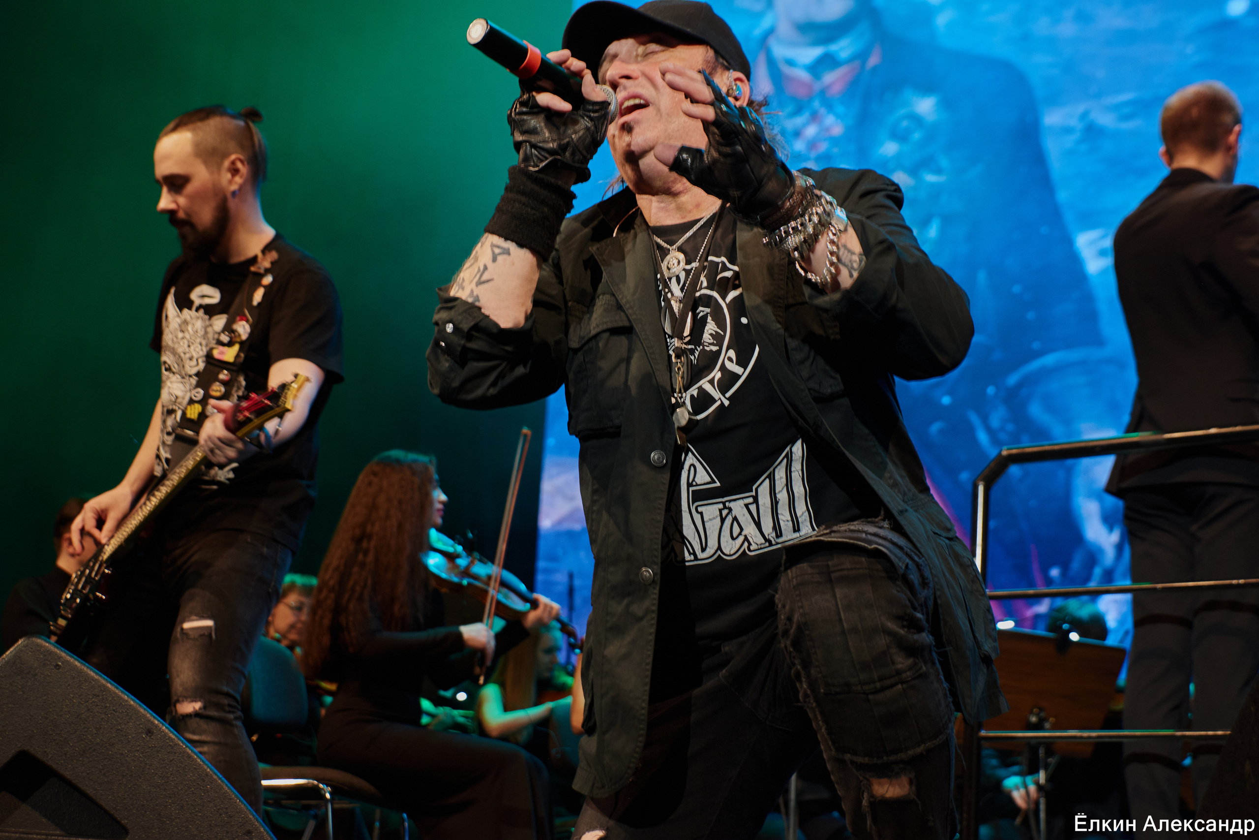 16 Апреля Артур Беркут с оркестром и Рок группа «Пасаш». Ёлкин Александр Фотограф